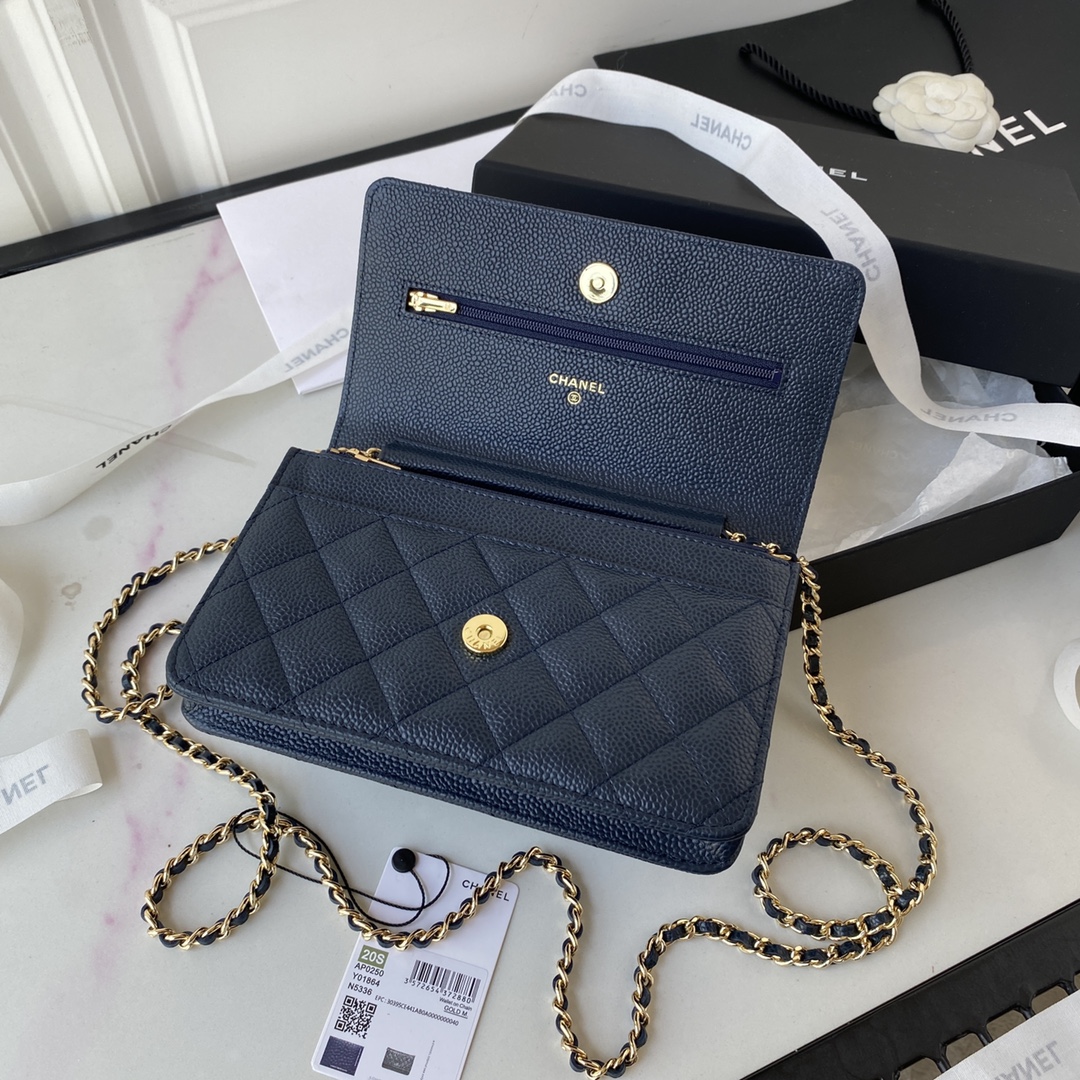 TOP CHANEL WOC Bag Lychee Leather small logo 19 cm - Dark Blue & GHW