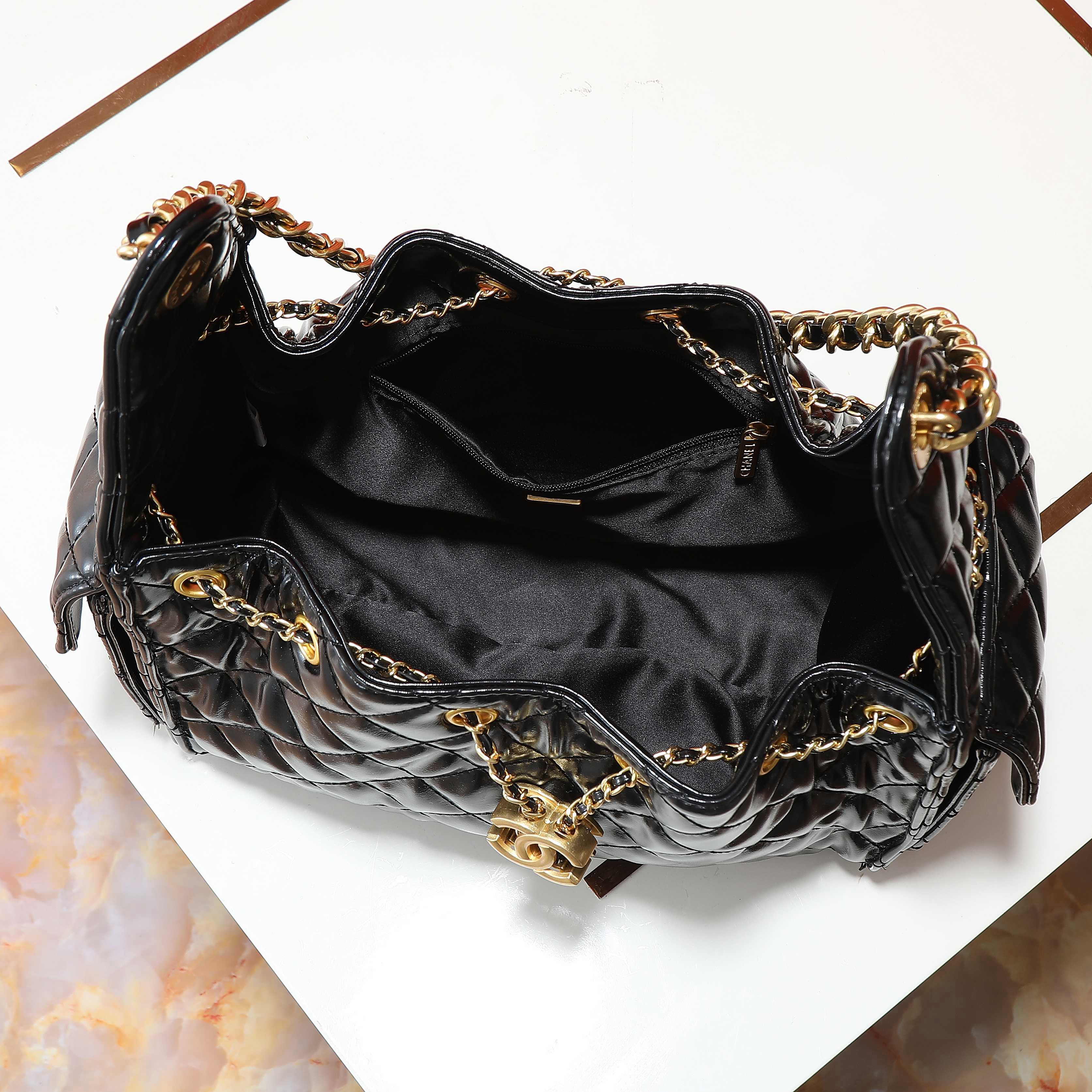 CHANEL 25 Handbag Patent leather & Gold-Tone Metal (Replica)
