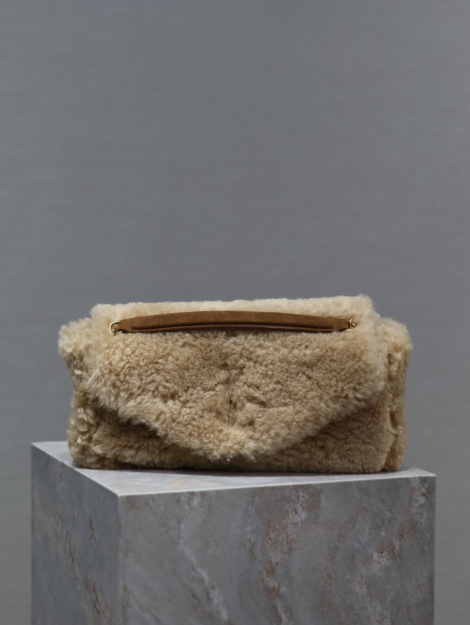 TOP Yves Saint Laurent YSL Lamb Wool Chain Bag - Beige&GHW - 26×14×7cm