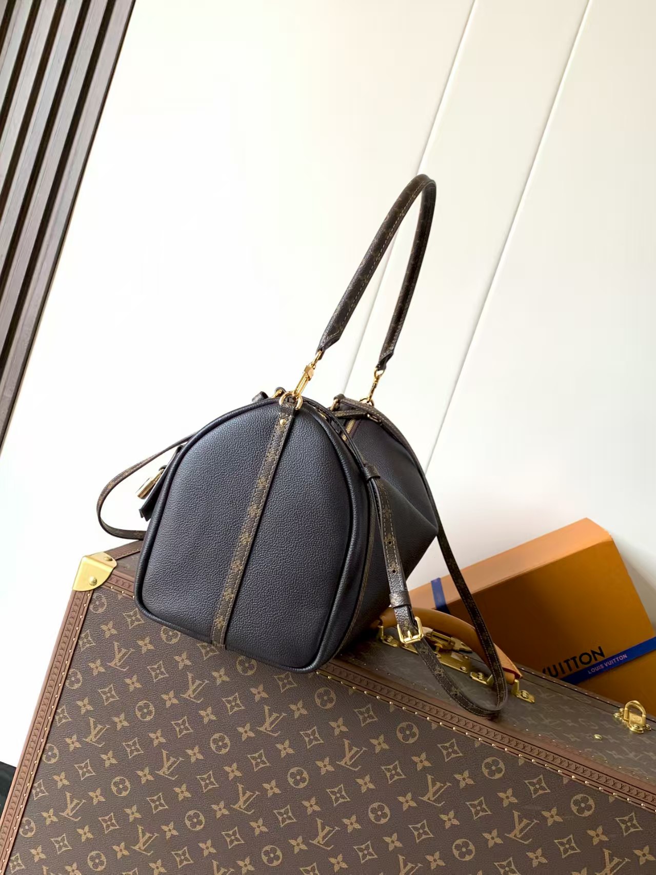 TOP Louis Vuitton LV Express Bag 24x18.5x36 cm - Black