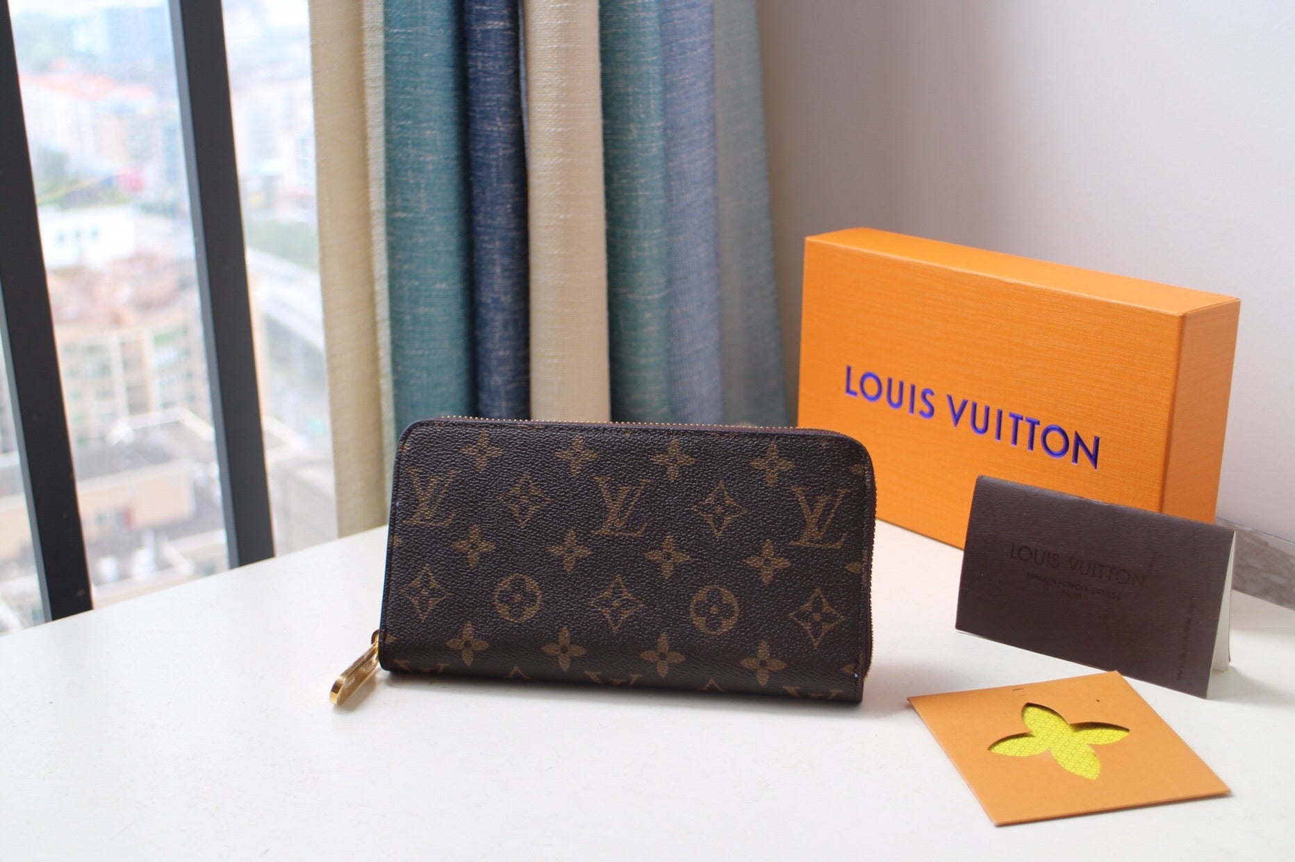 TOP Louis Vuitton LV LV Zippy Wallet Monogram - Pink