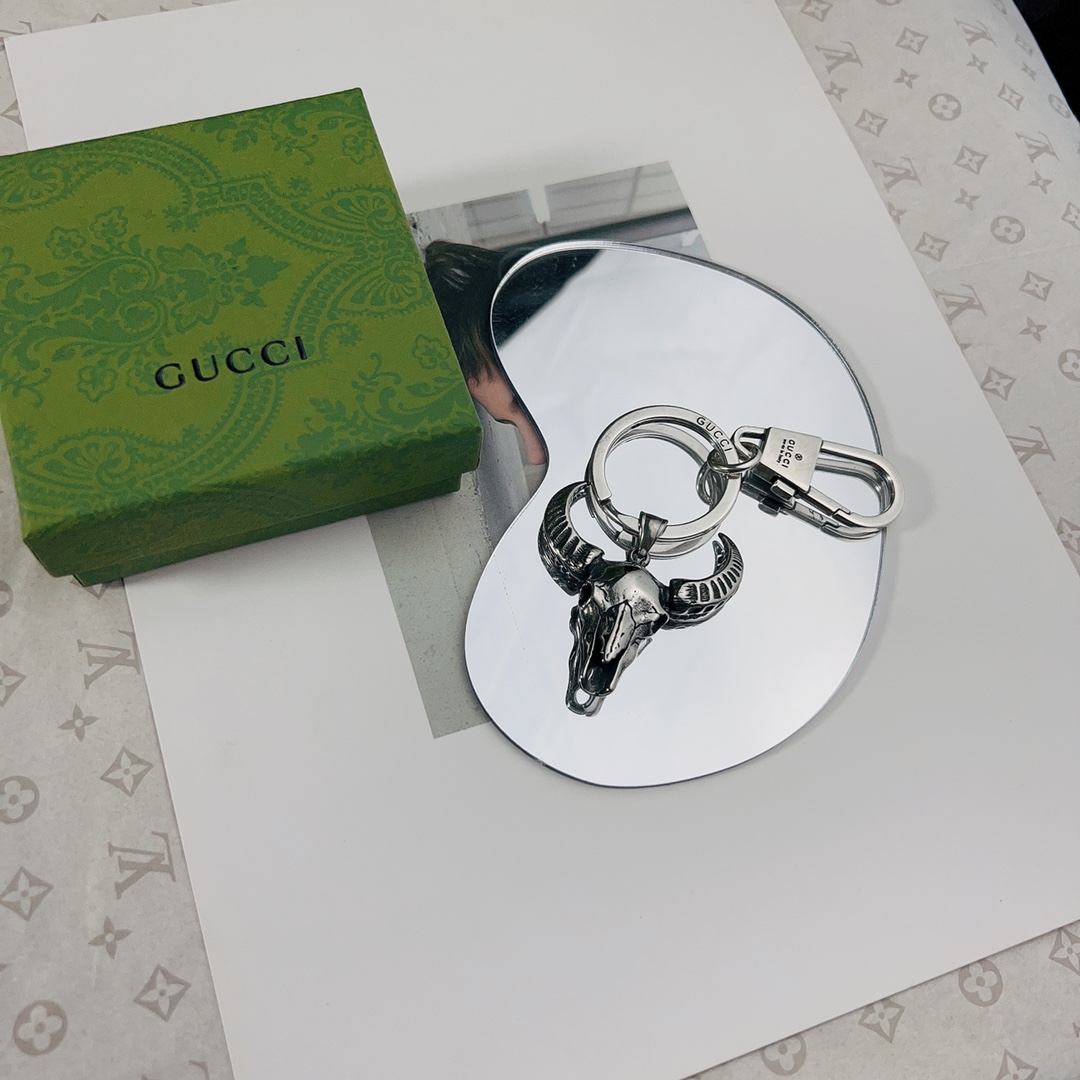 TOP GUCCI Men's/Women's Keychains - Silver