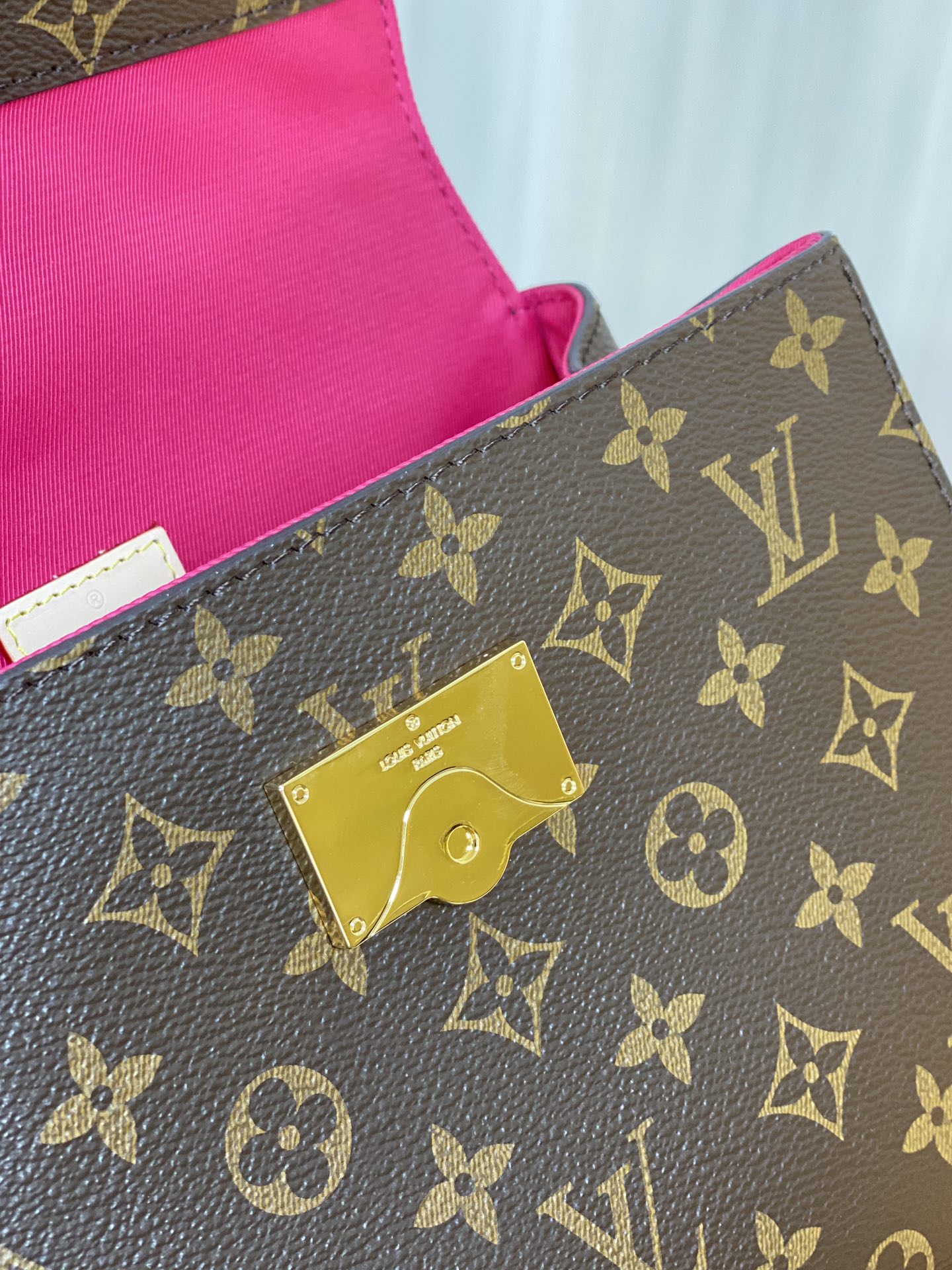 Louis Vuitton Cluny MM M42735 (10A Mirror Version)