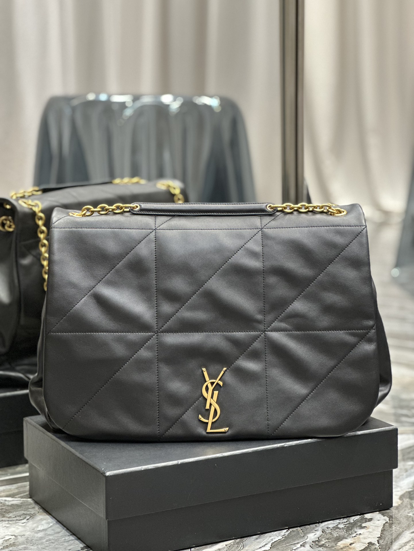 TOP Yves Saint Laurent YSL JAMIE Bag - Black & GHW - Lambskin