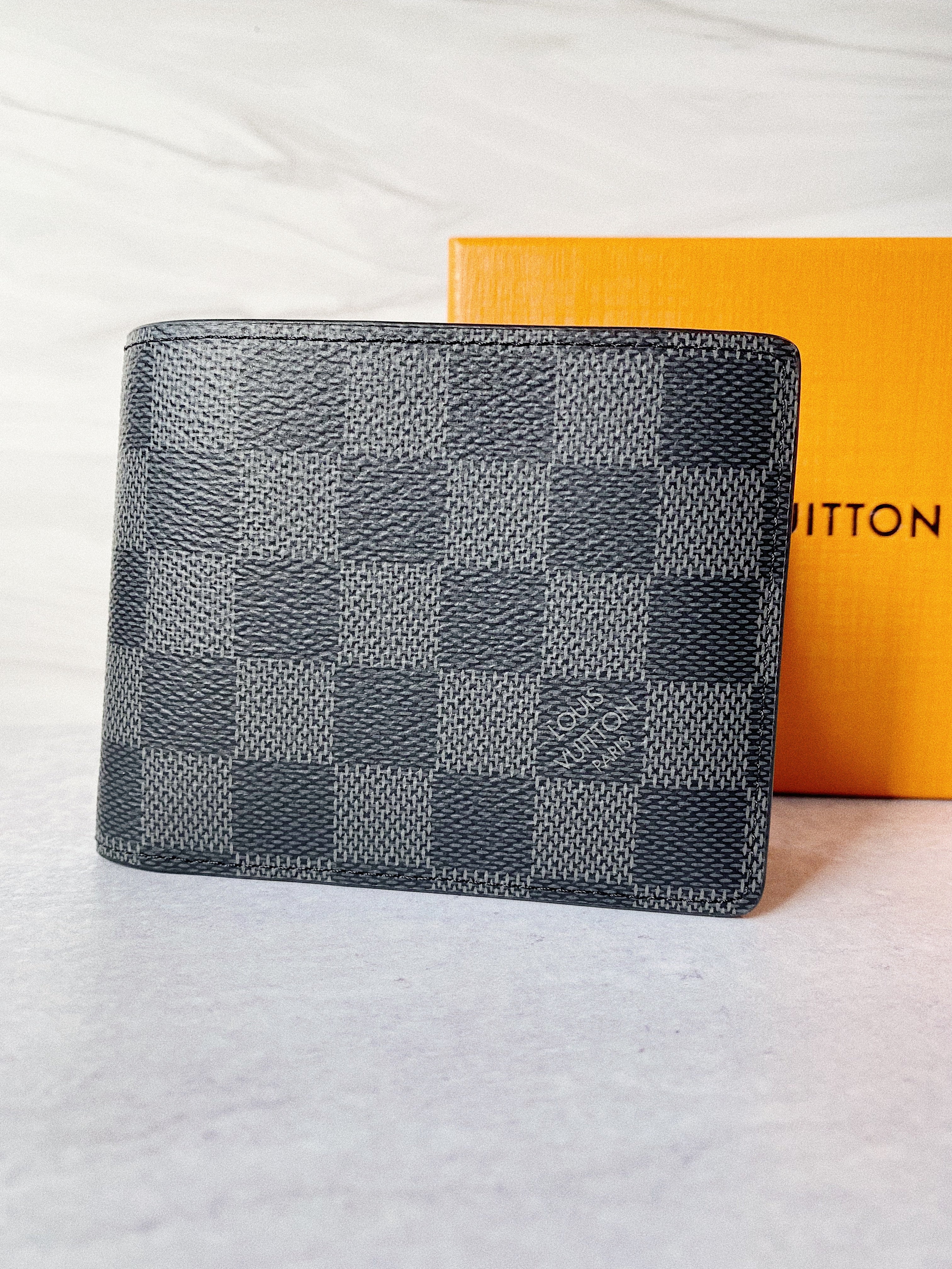 TOP Louis Vuitton LV L*uis V*itton Damier Ebene Marco Wallet - Black