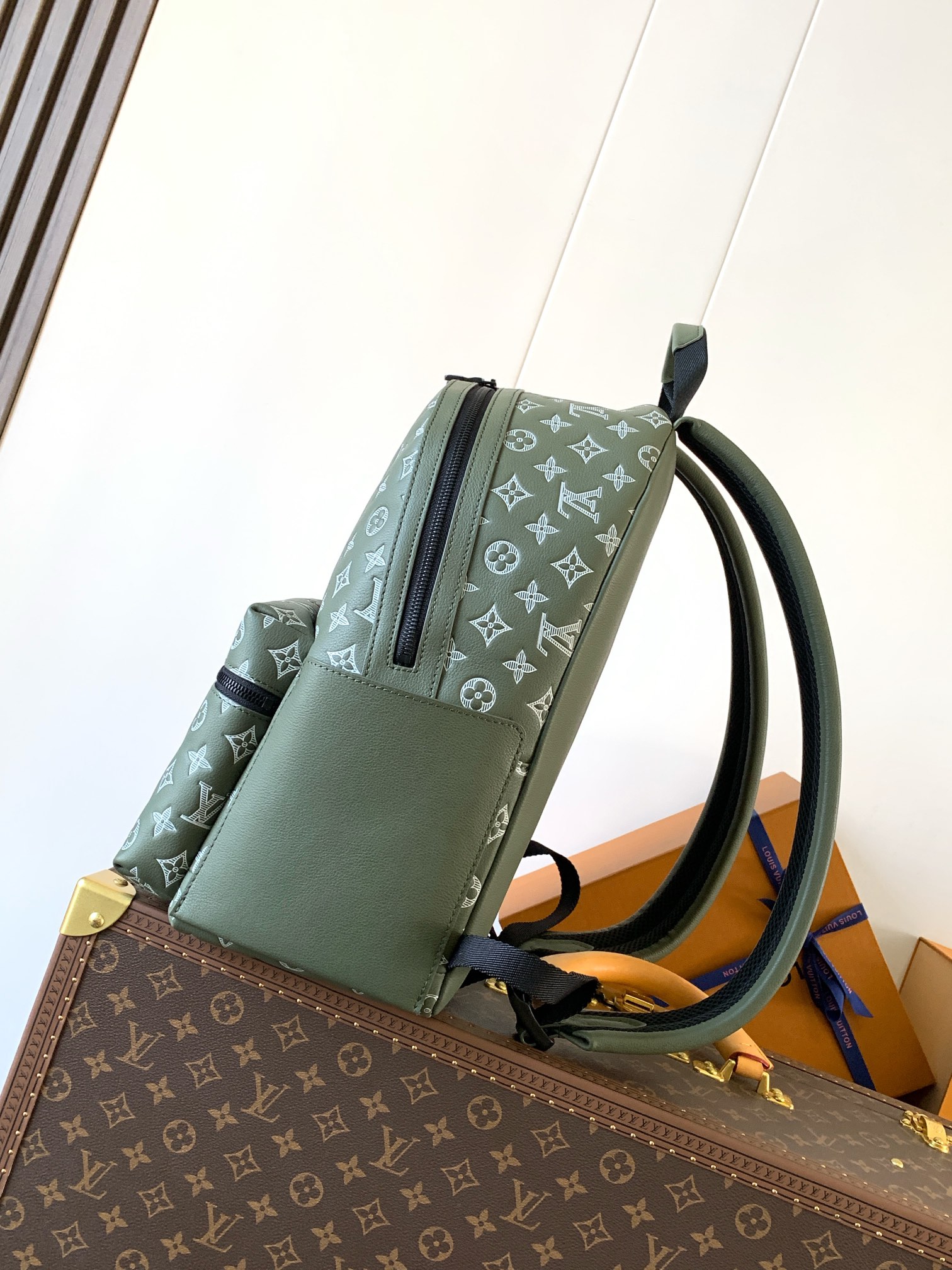 TOP Louis Vuitton LV Discovery Backpack Monogram Bag 29x38x20cm - Green