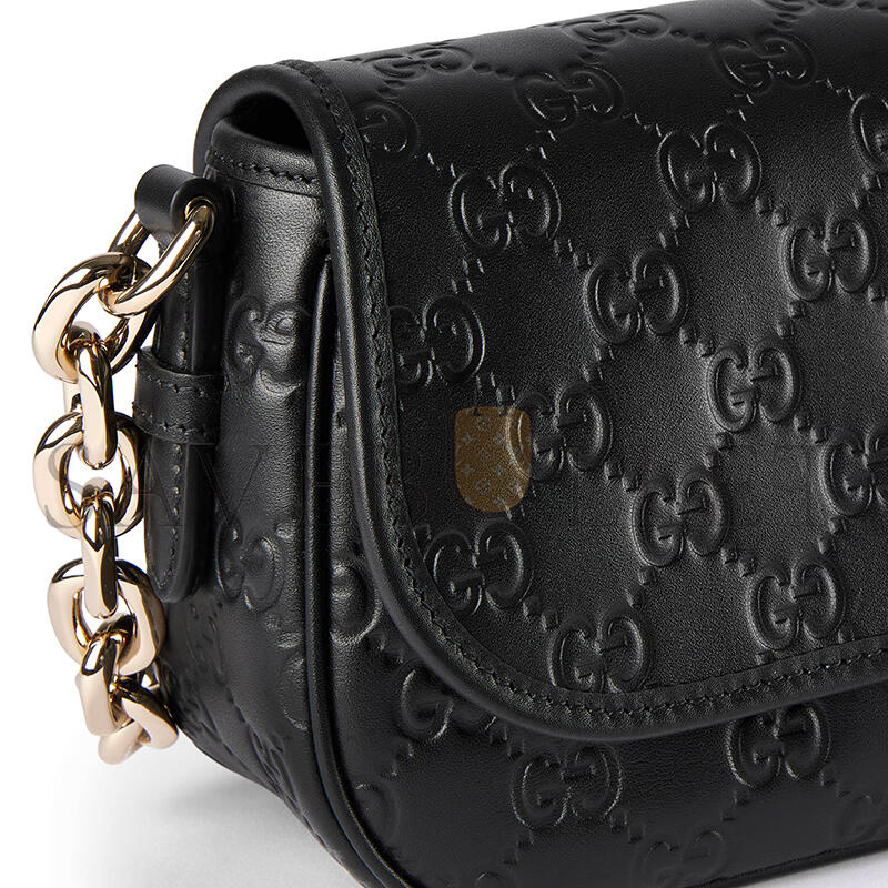 GUCCI GG EMBLEM SMALL SHOULDER BAG 847448 (20.5*13*7cm)