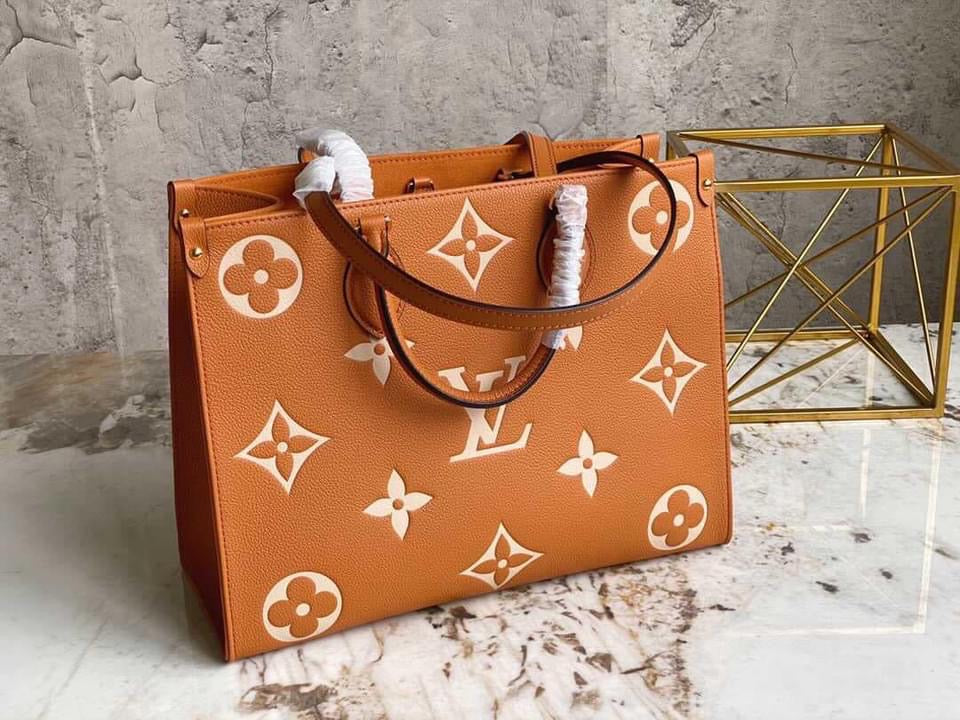 TOP Louis Vuitton LV On The Go MM Bag 35x27x14cm - Brown & White
