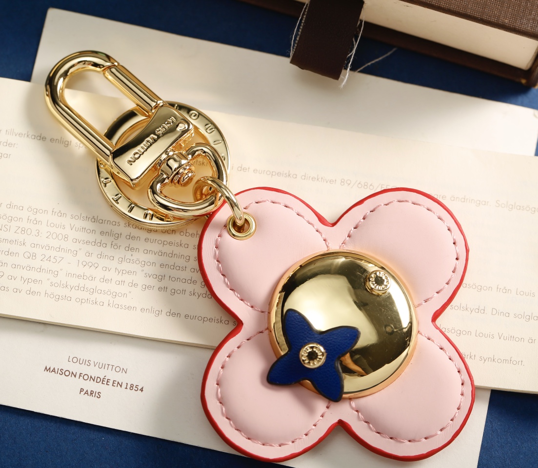 TOP Louis Vuitton LV Pink Leather Keychains