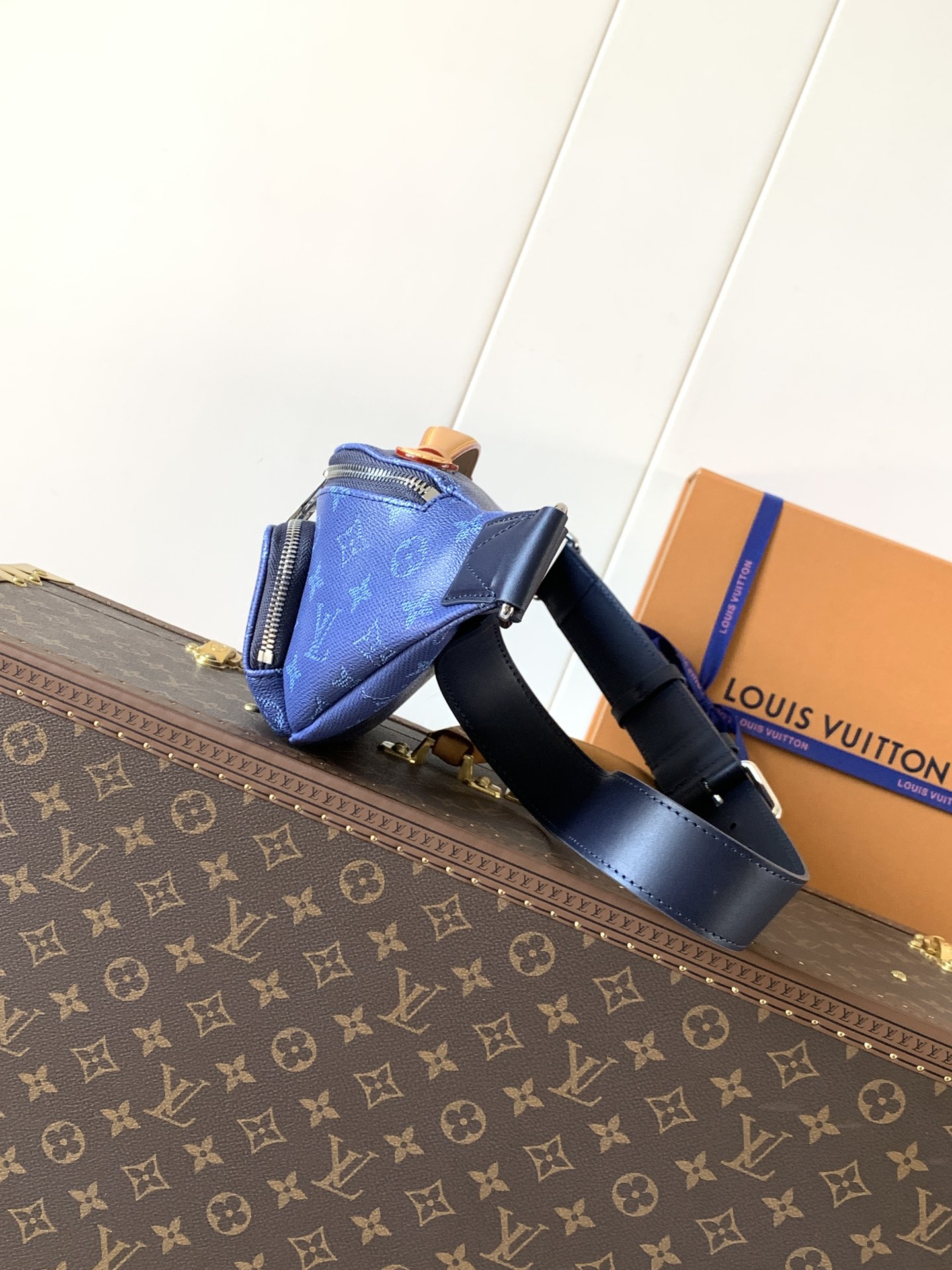 TOP Louis Vuitton LV Monogram Shadow Rush Bag Calfskin 30x15x8cm - 2 Colour