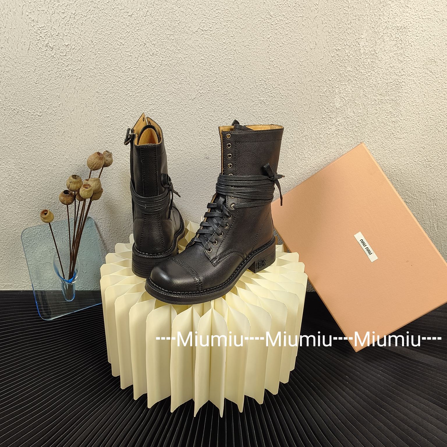 TOP Miu Miu Short Boots - 2 Color