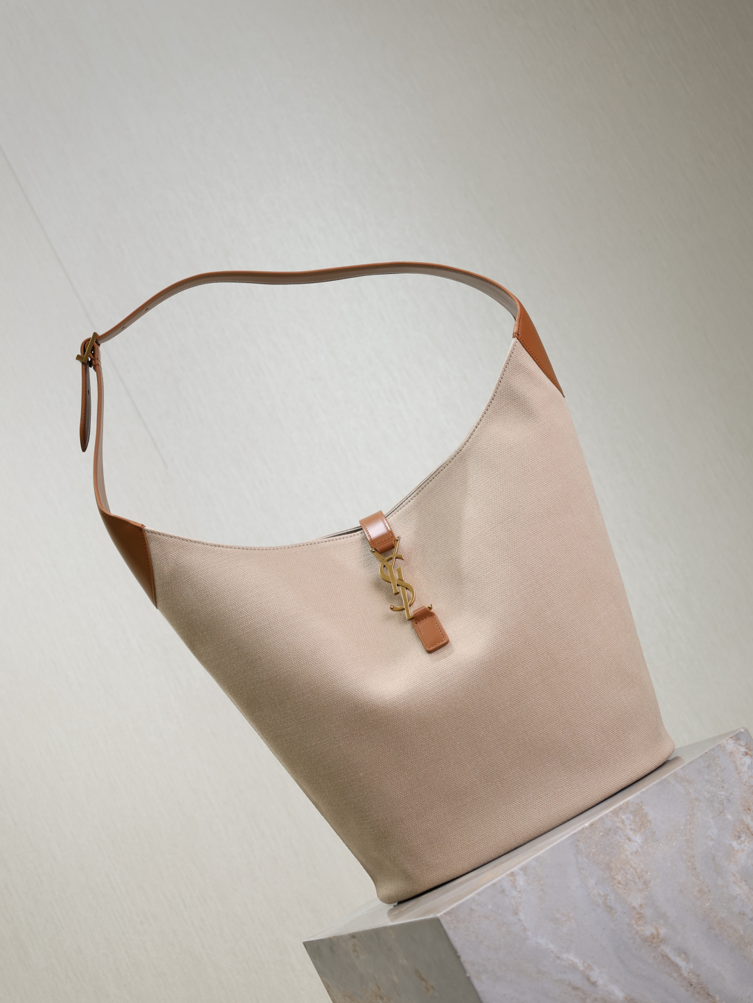 TOP Yves Saint Laurent YSL Le 5A7 Large Bucket Underarm Bag 26×31.5×13.5cm - Beige