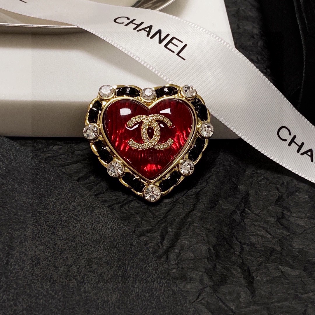 TOP CHANEL Heart Brooch-Red