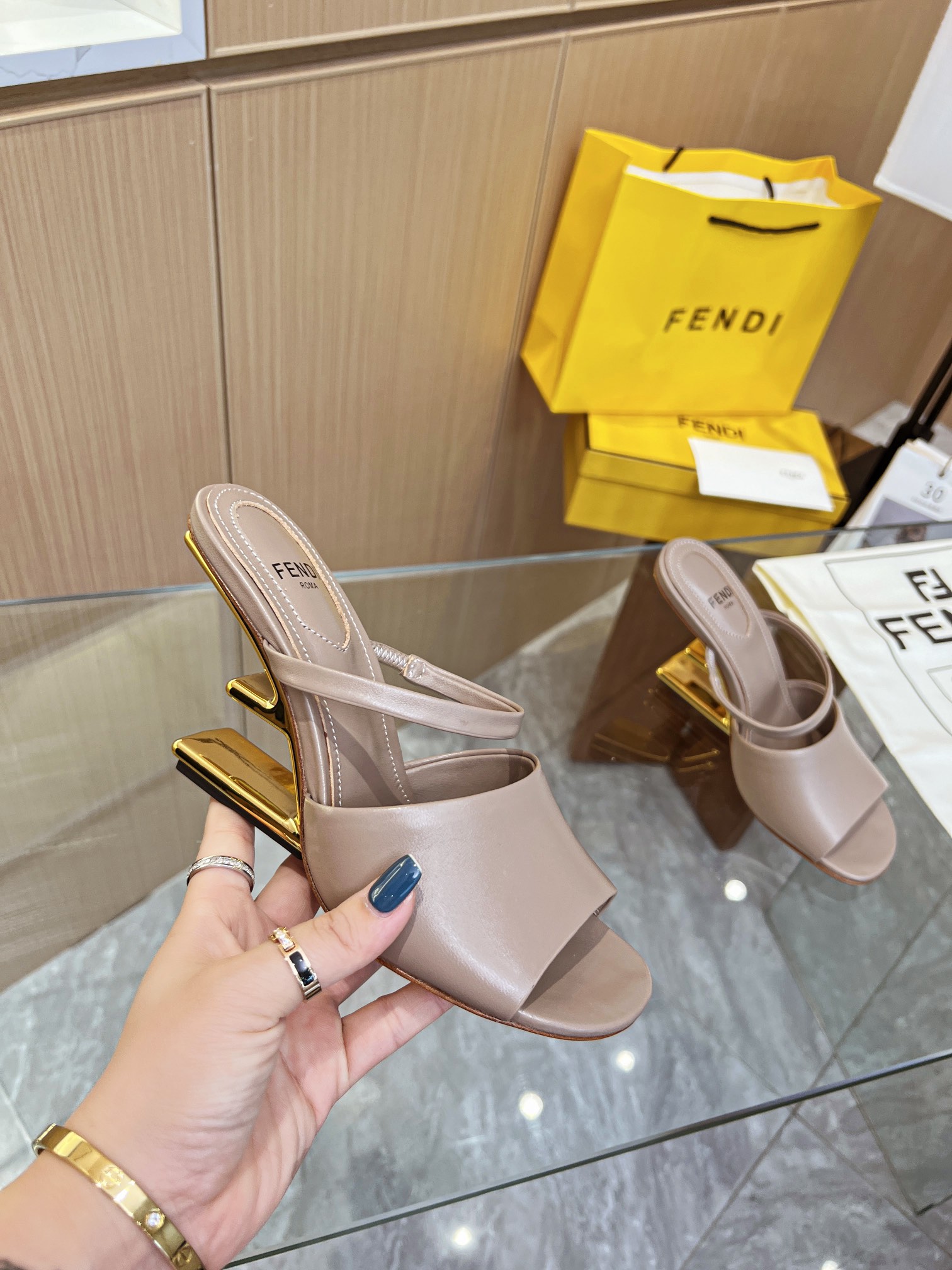 TOP FENDI First High Heel - Flesh pink