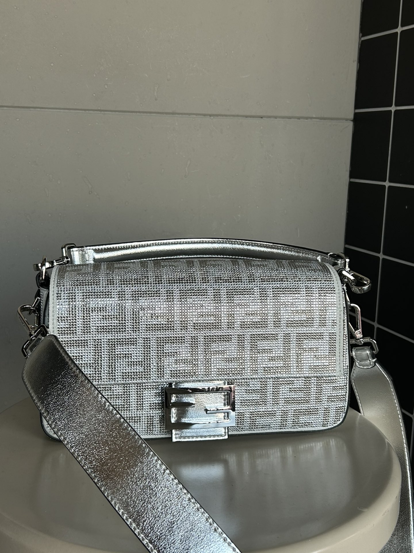 TOP FENDI Full Medium Baguette Bag 26*15*5cm - Silver