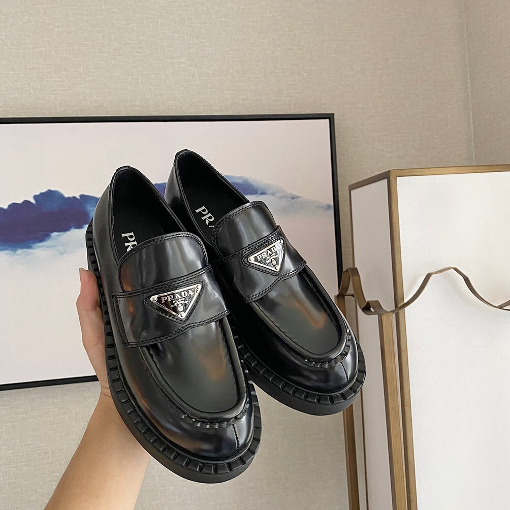 TOP PRADA Brushed Leather Logo Loafers- Black