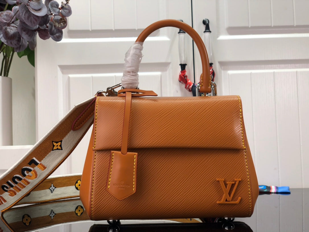TOP Louis Vuitton LV L*V Cluny Epi Leather 20 x 16 x 7.5 cm- Brown