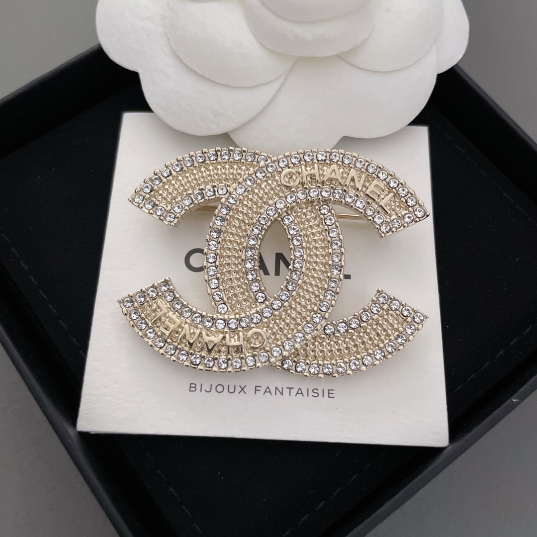 Top CHANEL Inspired Diamond Brooch - Light Gold