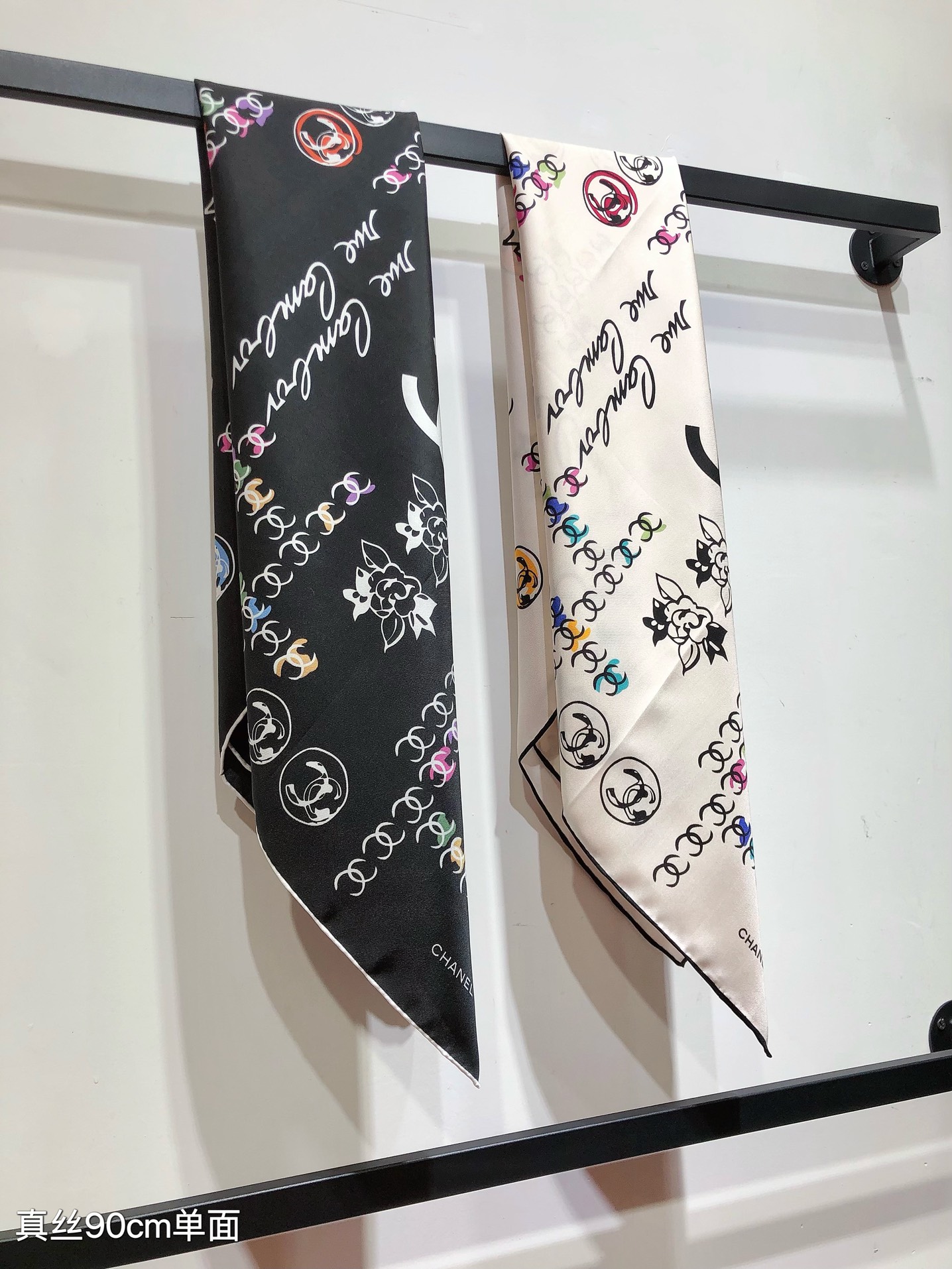 TOP CHANEL Silk Scarf 90 x 90 cm-2 Colors