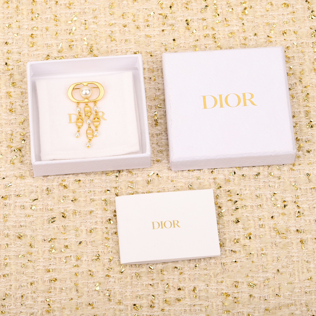TOP Christian Dior 30 Montaigne Jolie brooch