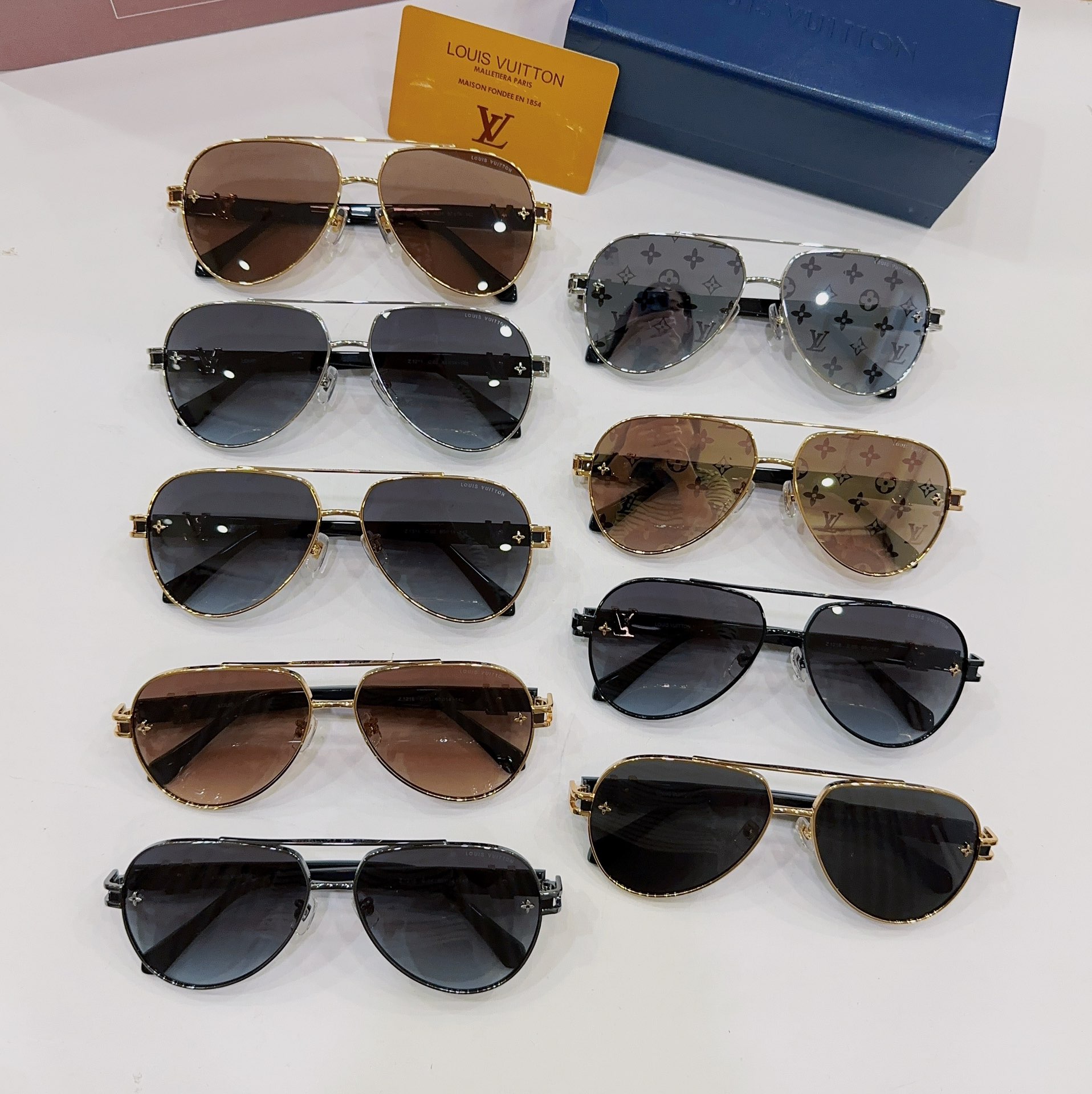 TOP Louis Vuitton LV Sunglasses  - 8 Color