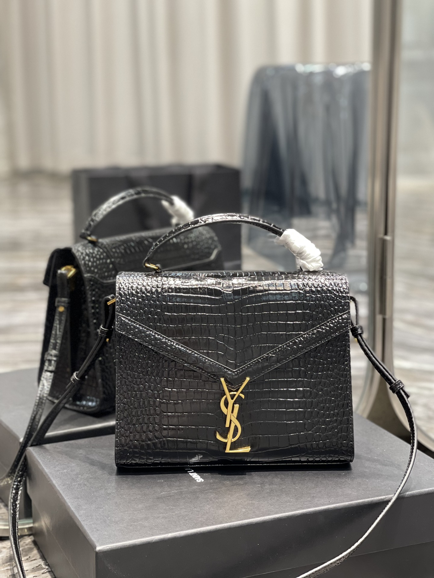 TOP Yves Saint Laurent YSL Cassandra Crocodile Bag - GHW&SHW - Black