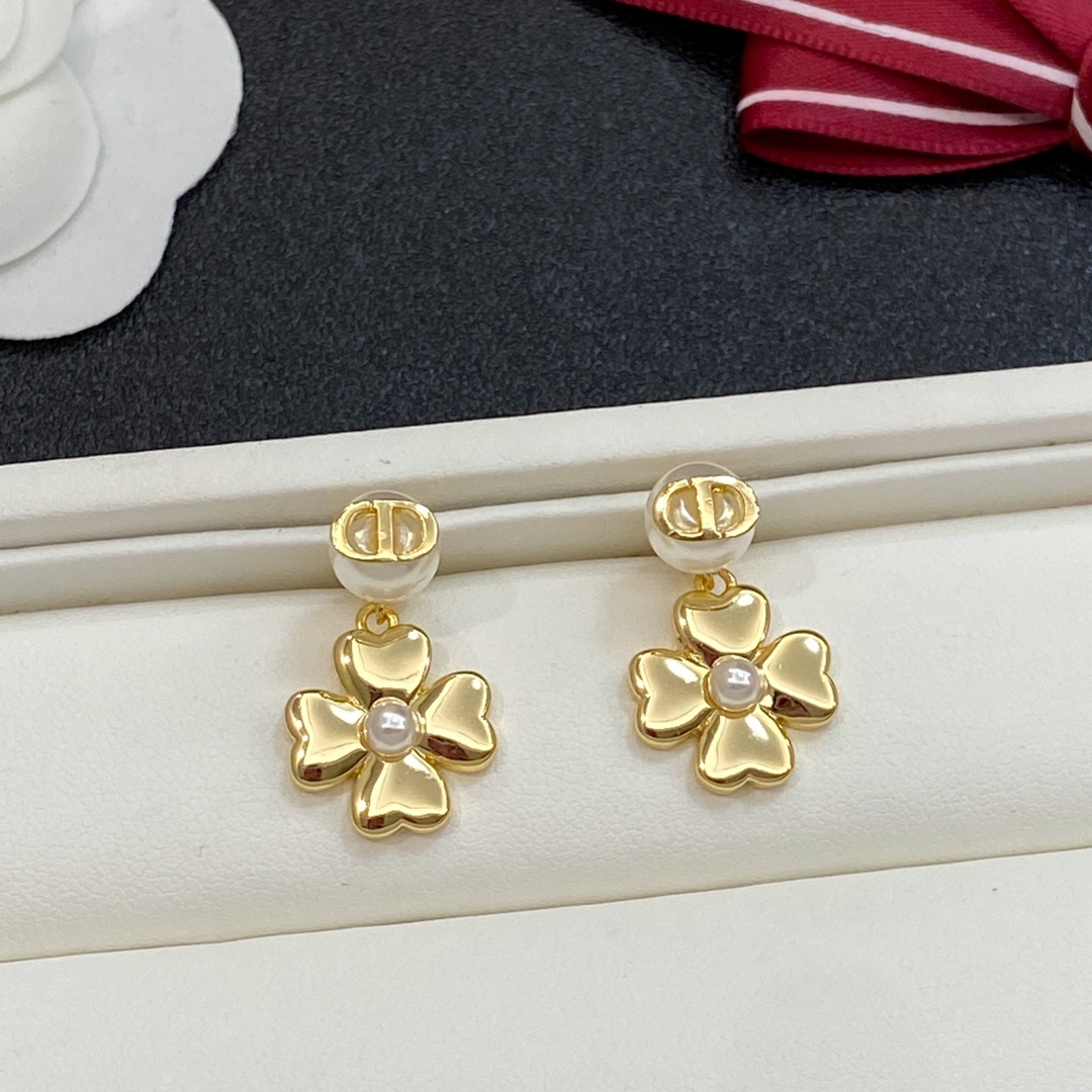 TOP Christian Dior Earrings -Gold
