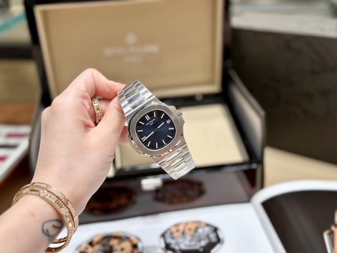 TOP Patek Philippe Nautilus 40mm Watch - Black