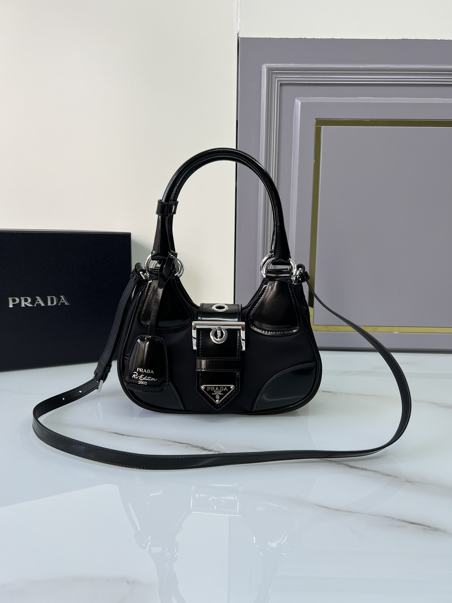 TOP PRADA Moon Bag Nylon/Glossy Cowhide 22.5x16x7.5cm - Black
