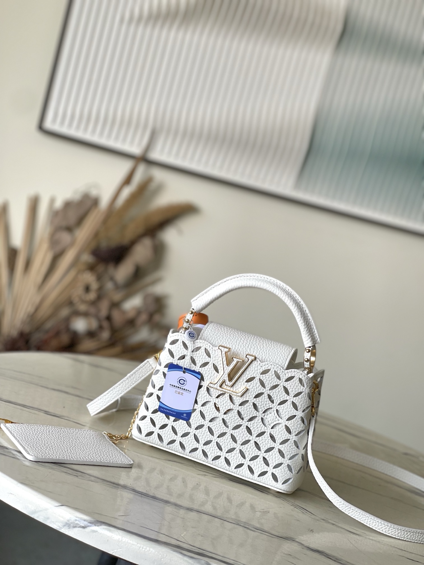 TOP Louis Vuitton LV Capucine Bag 21x8x14 cm - White