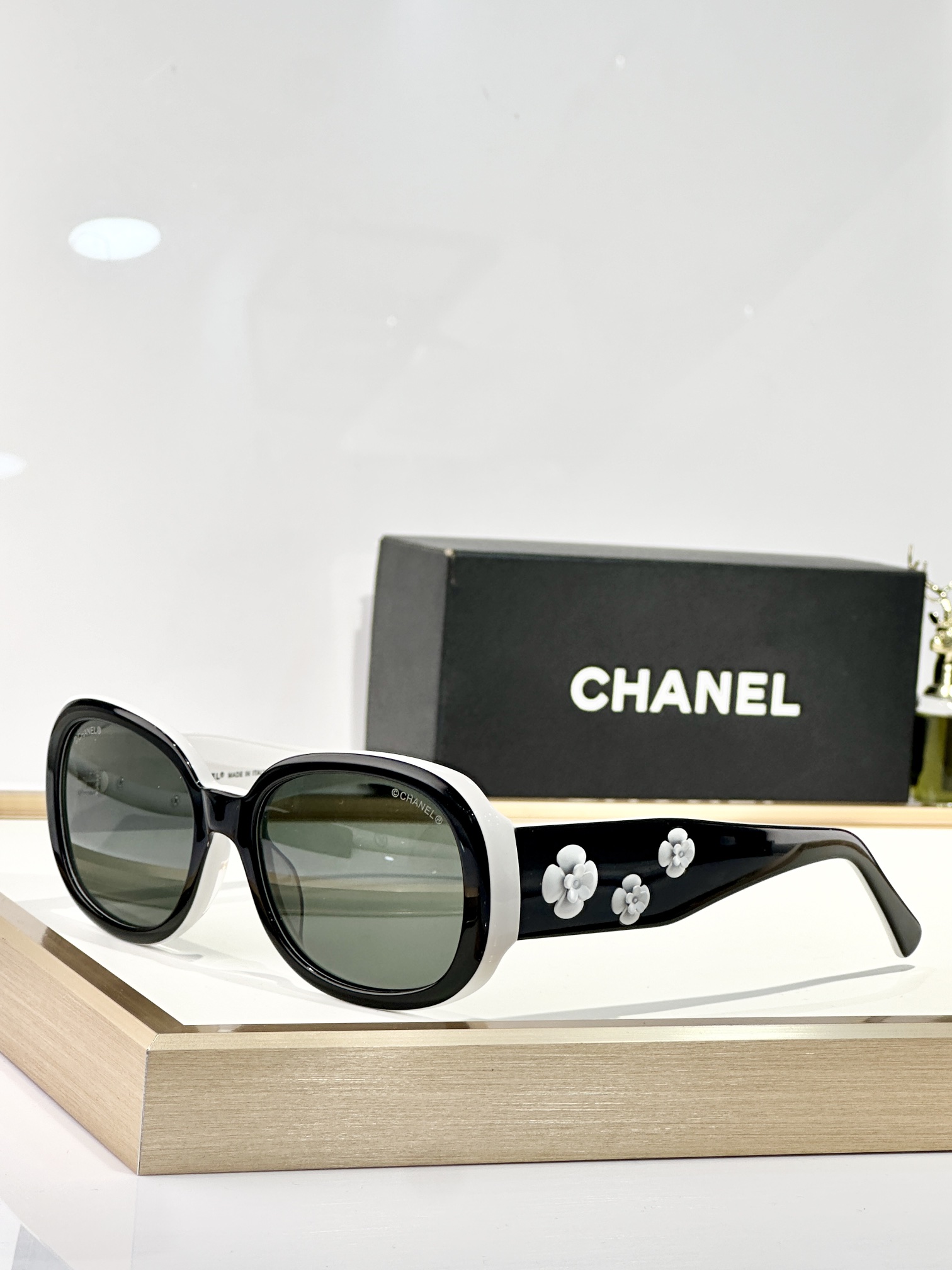 TOP CHANEL Sunglasses - 7 Colors