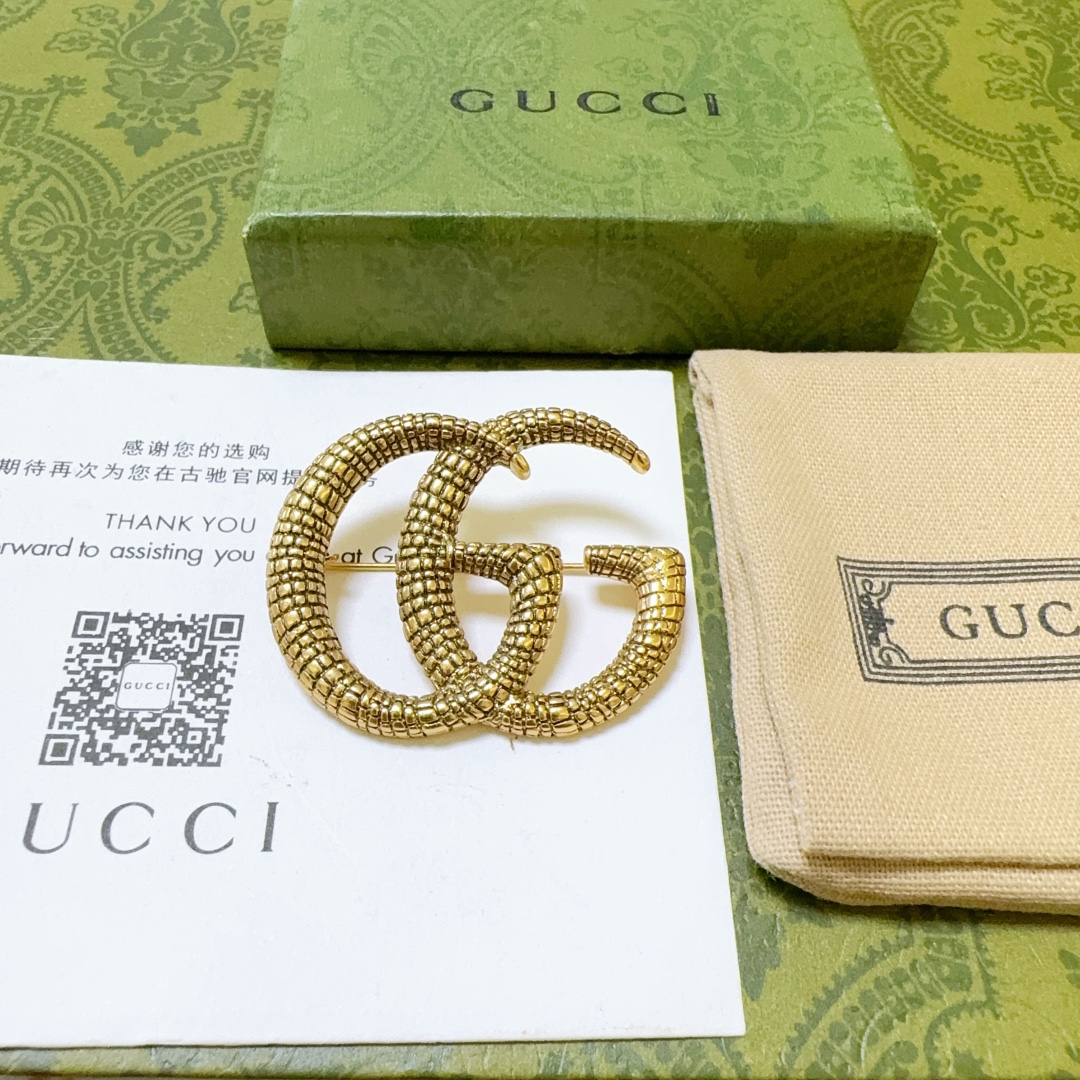 TOP GUCCI GG Brooch
