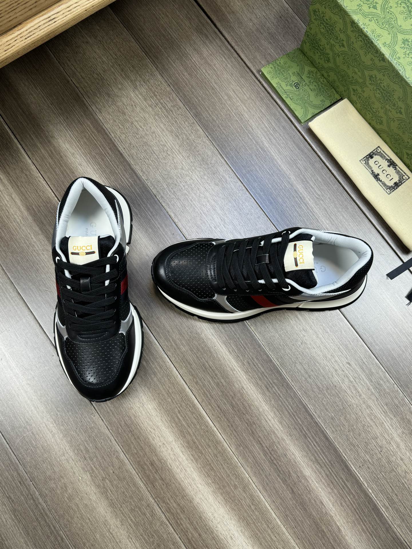 TOP GUCCI Men's SNEAKER-Black