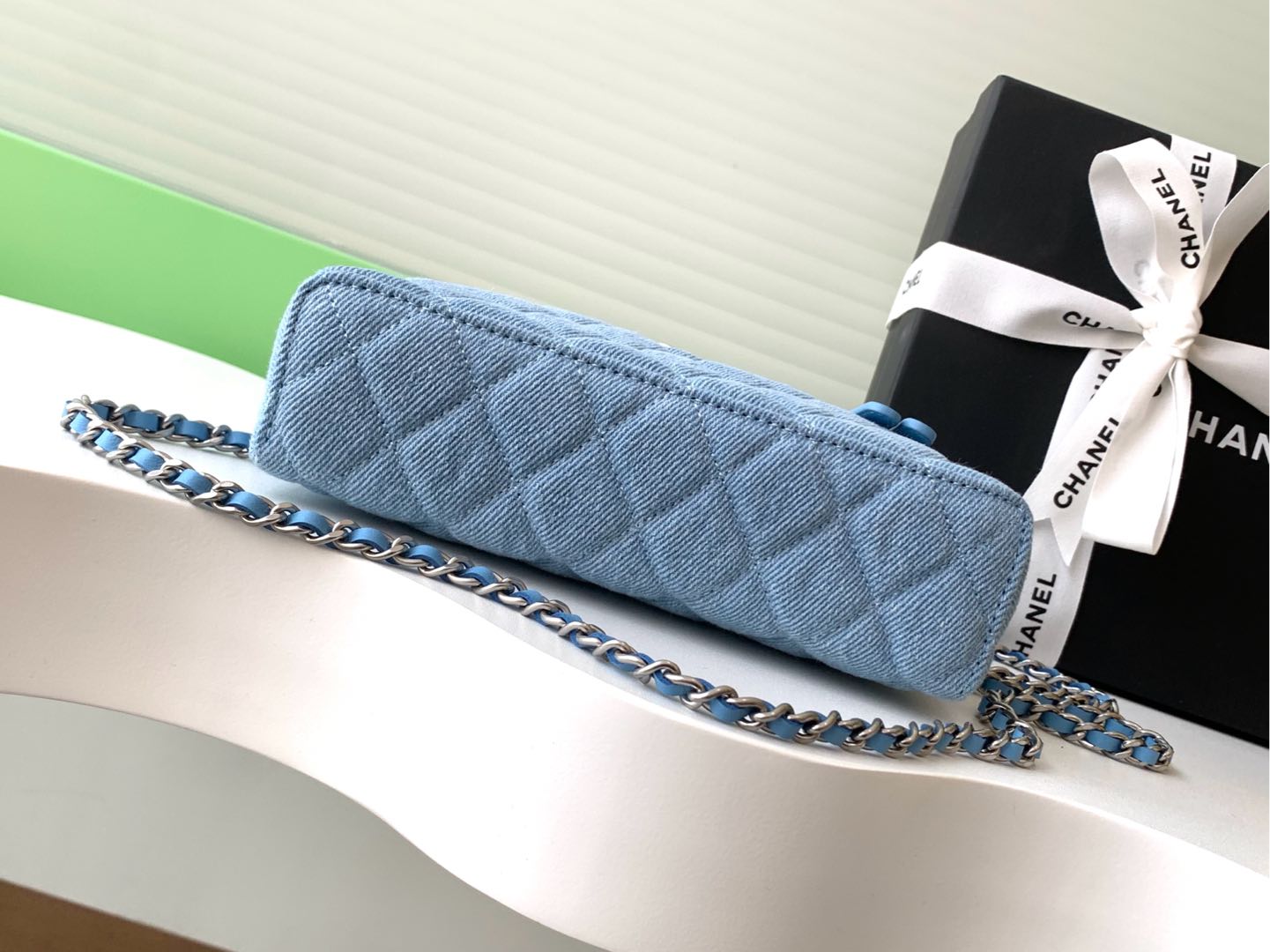 TOP CHANEL Vanity Case Denim 17×19.5×5cm - Blue