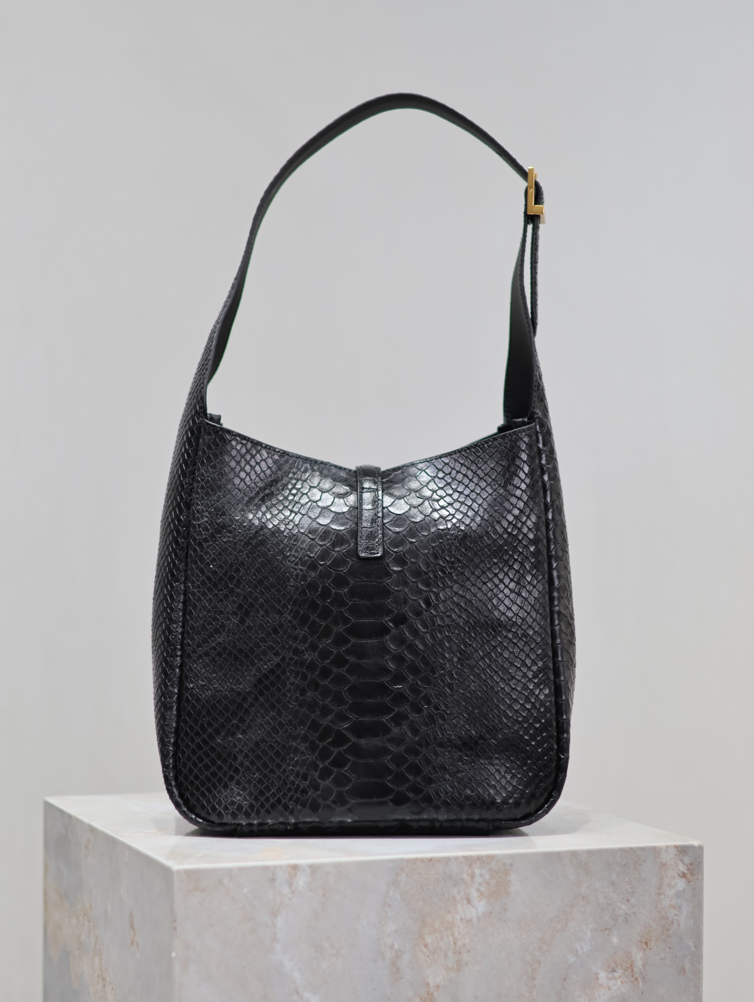 TOP Yves Saint Laurent YSL Le 5A7 Shoulder Bag 23x22x8.5cm - Black&GHW