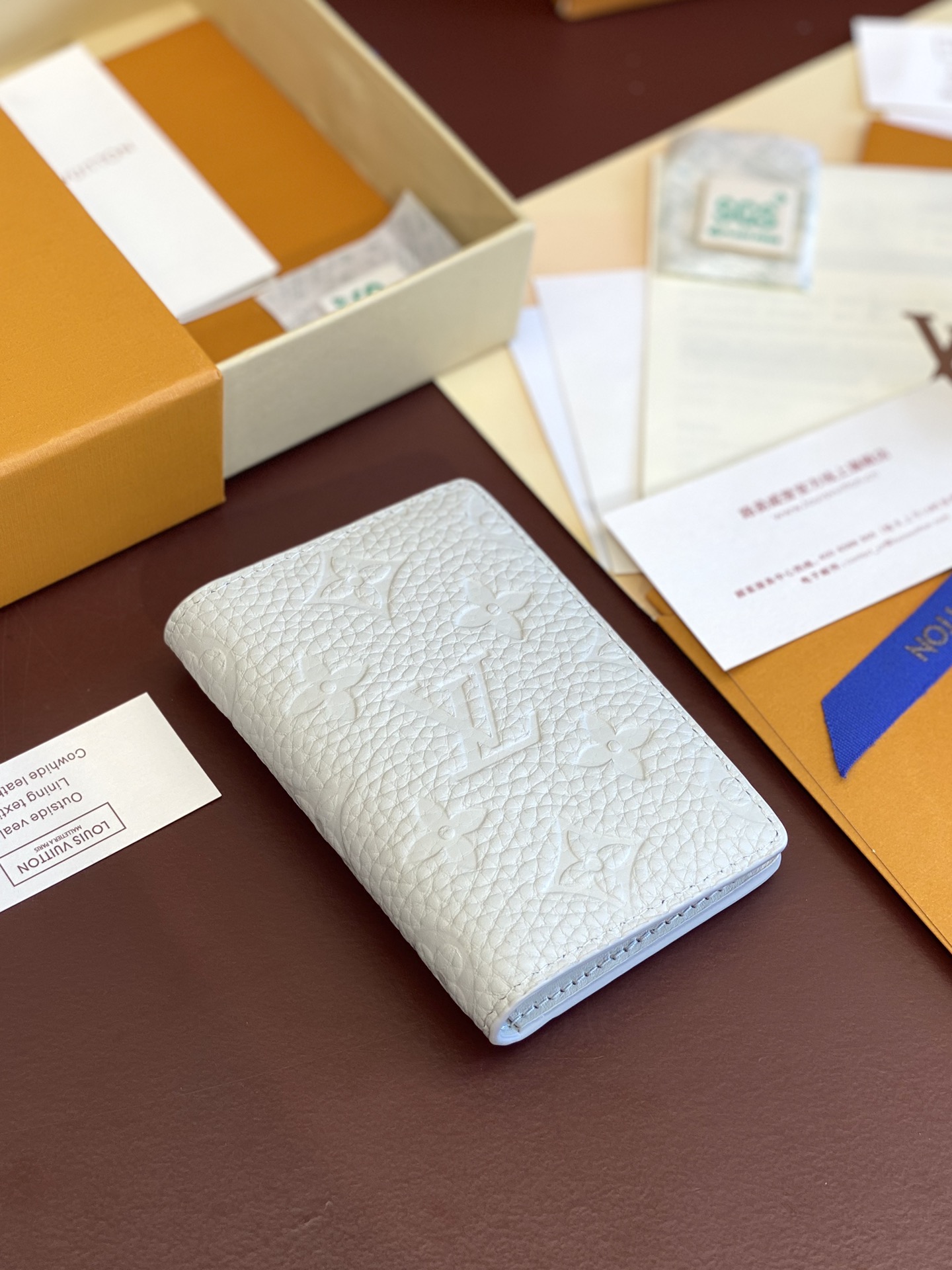 TOP Louis Vuitton LV Taurillon Card Bag Monogram Cowhide 11*7.5*1cm - White