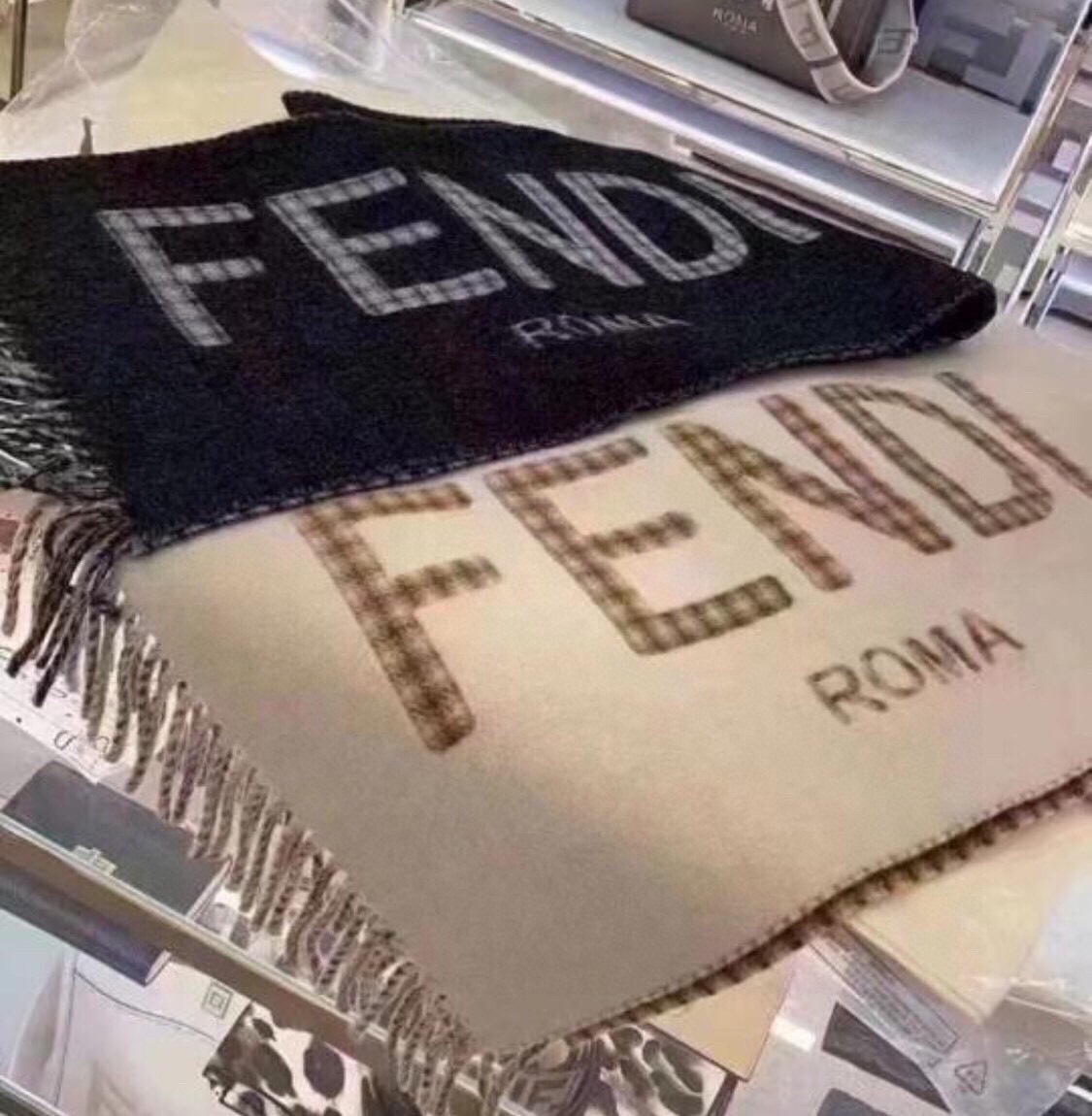 TOP FENDI FD Double-sided Jacquard Plaid Cashmere Scarf 30 x 180 cm - 2 Colors