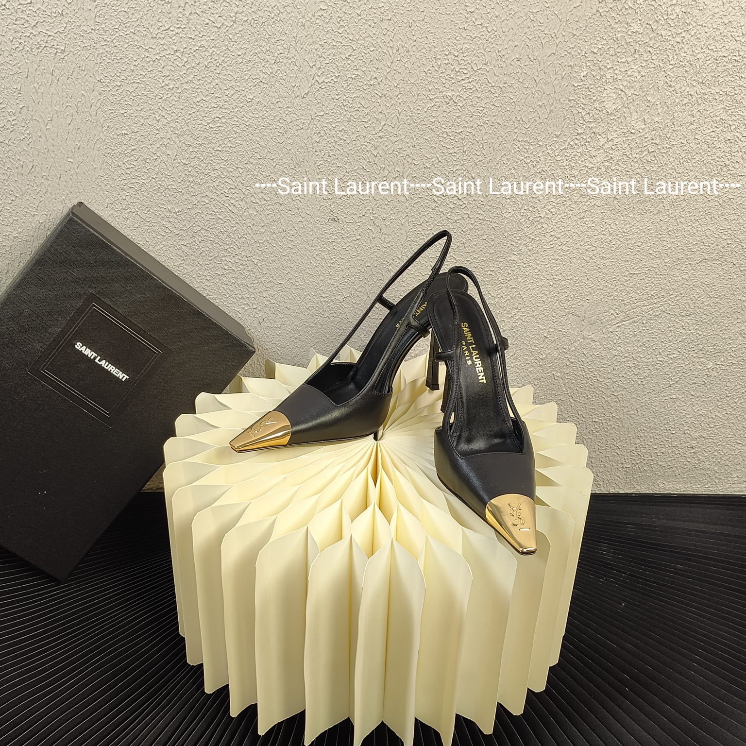 TOP Yves Saint Laurent YSL 10cm High Heel Pumps - Black