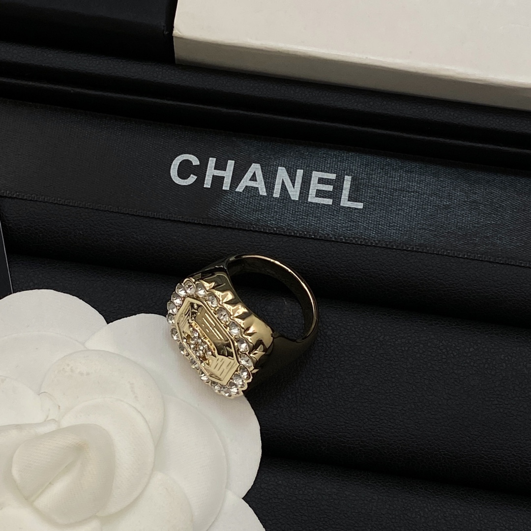 TOP CHANEL Ring - Gold