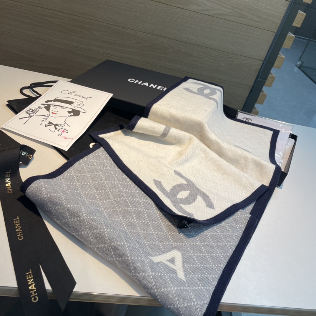 TOP CHANEL Cashmere Shawl Scarf 30x180 cm - Blue & White