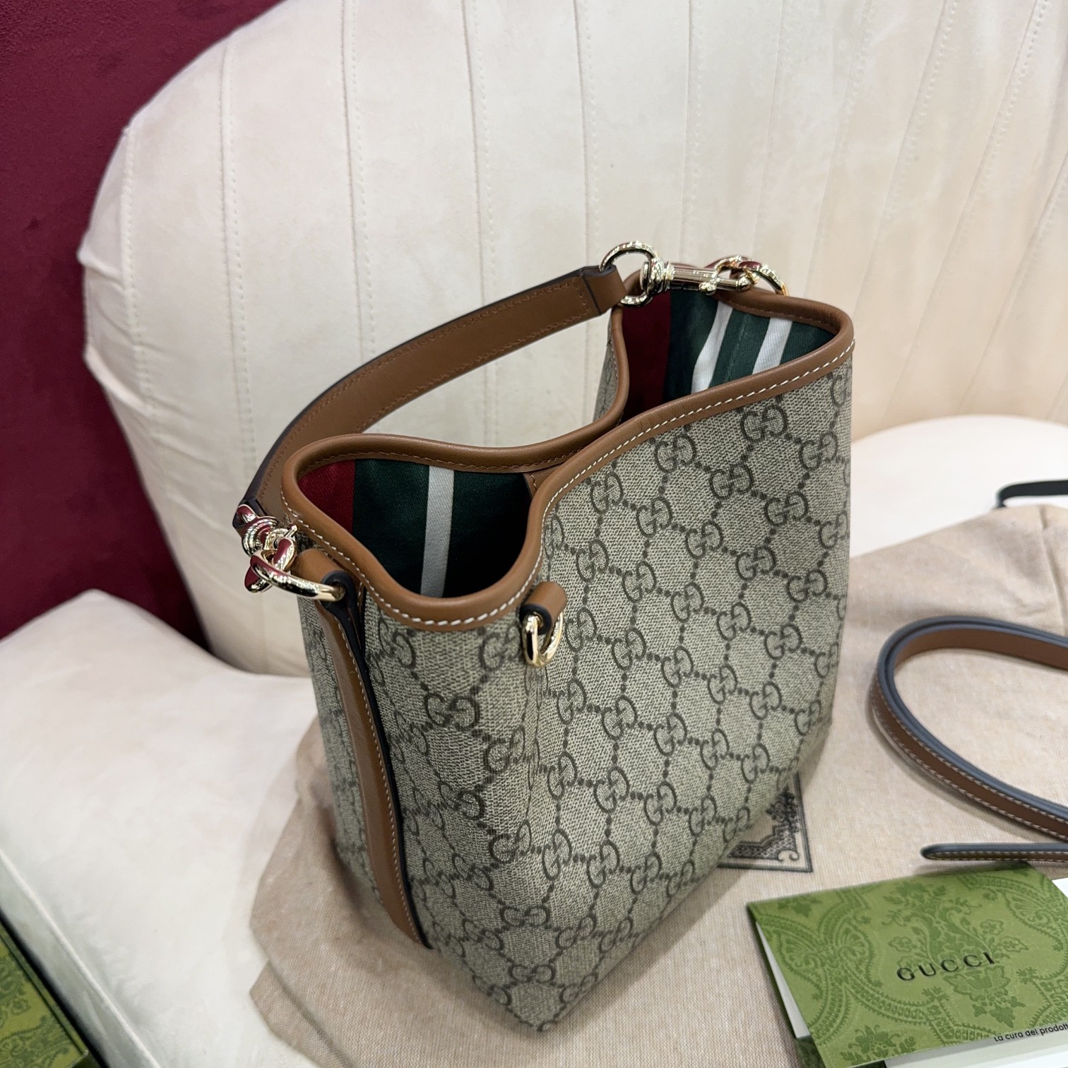 TOP GUCCI Emblen Bucket Bag 20.5*18*11.5CM/38*25.5*15CM - Brown
