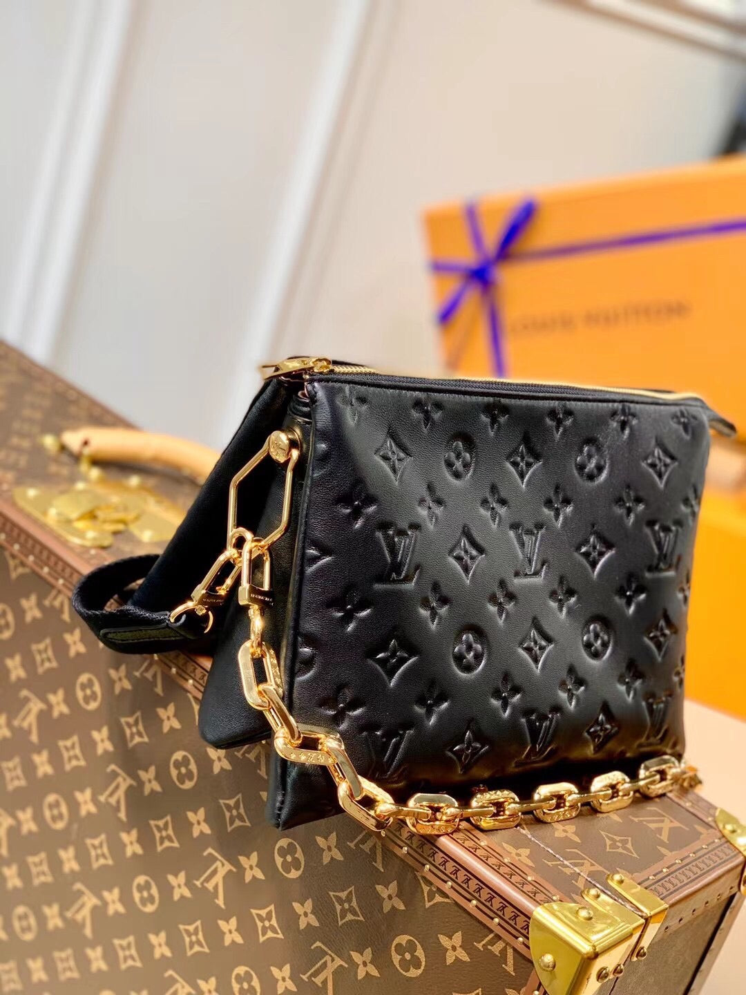TOP Louis Vuitton LV £V Coussin Bag 26x20x12cm- Black