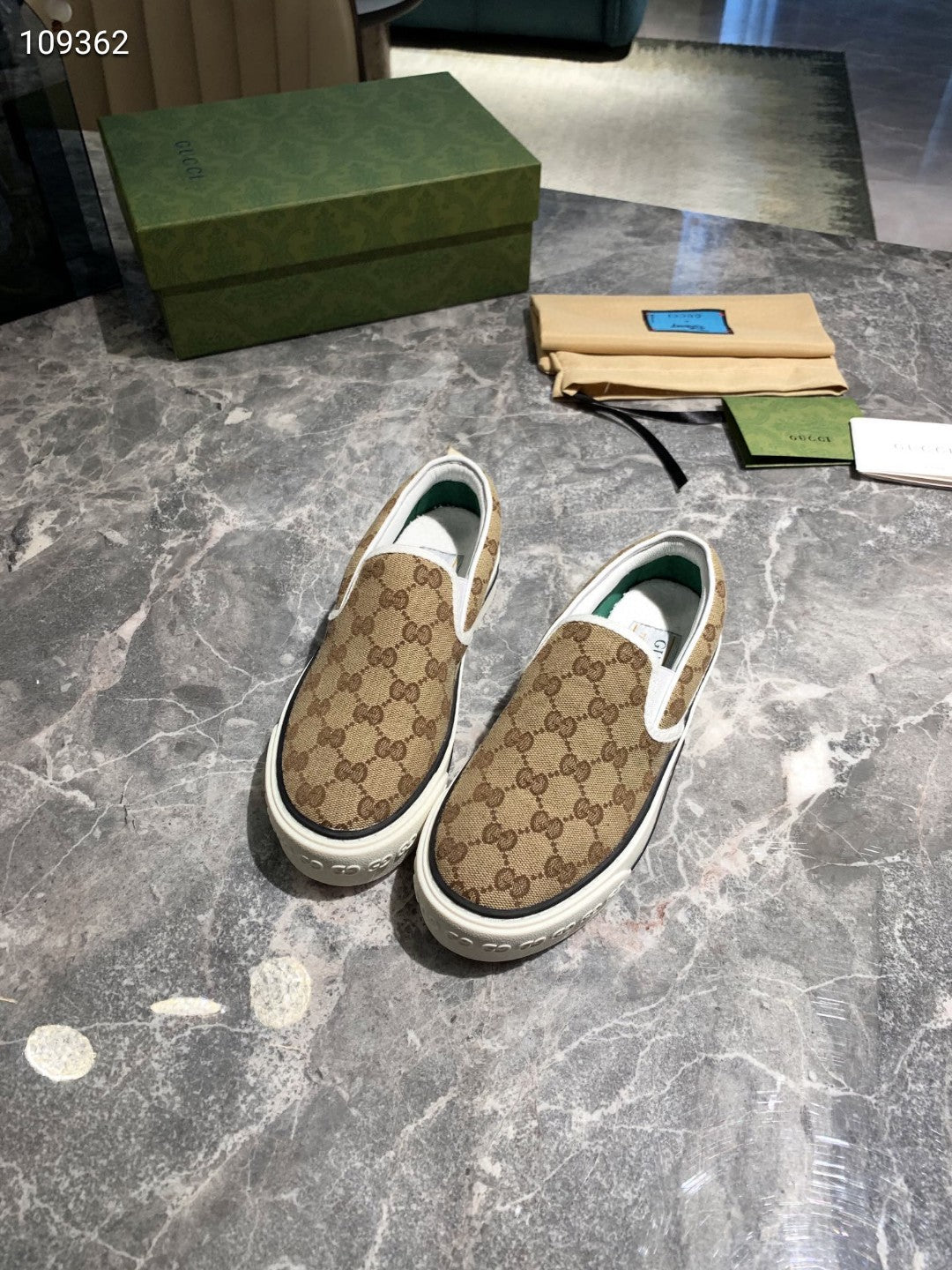 TOP GUCCI Tennis Slip On Sneakers 1977
