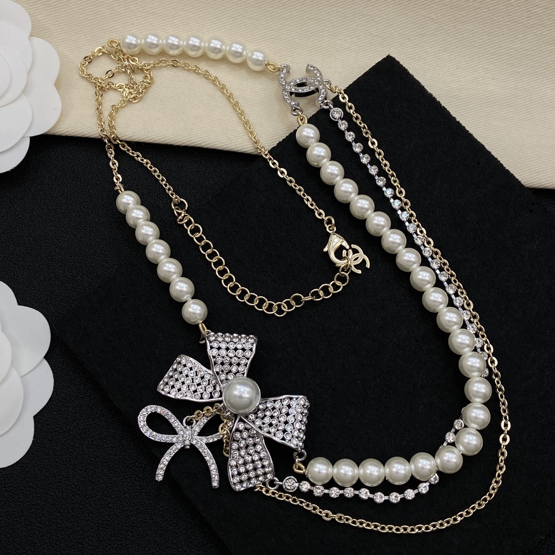 TOP CHANEL Pearl Long Necklace - Gold