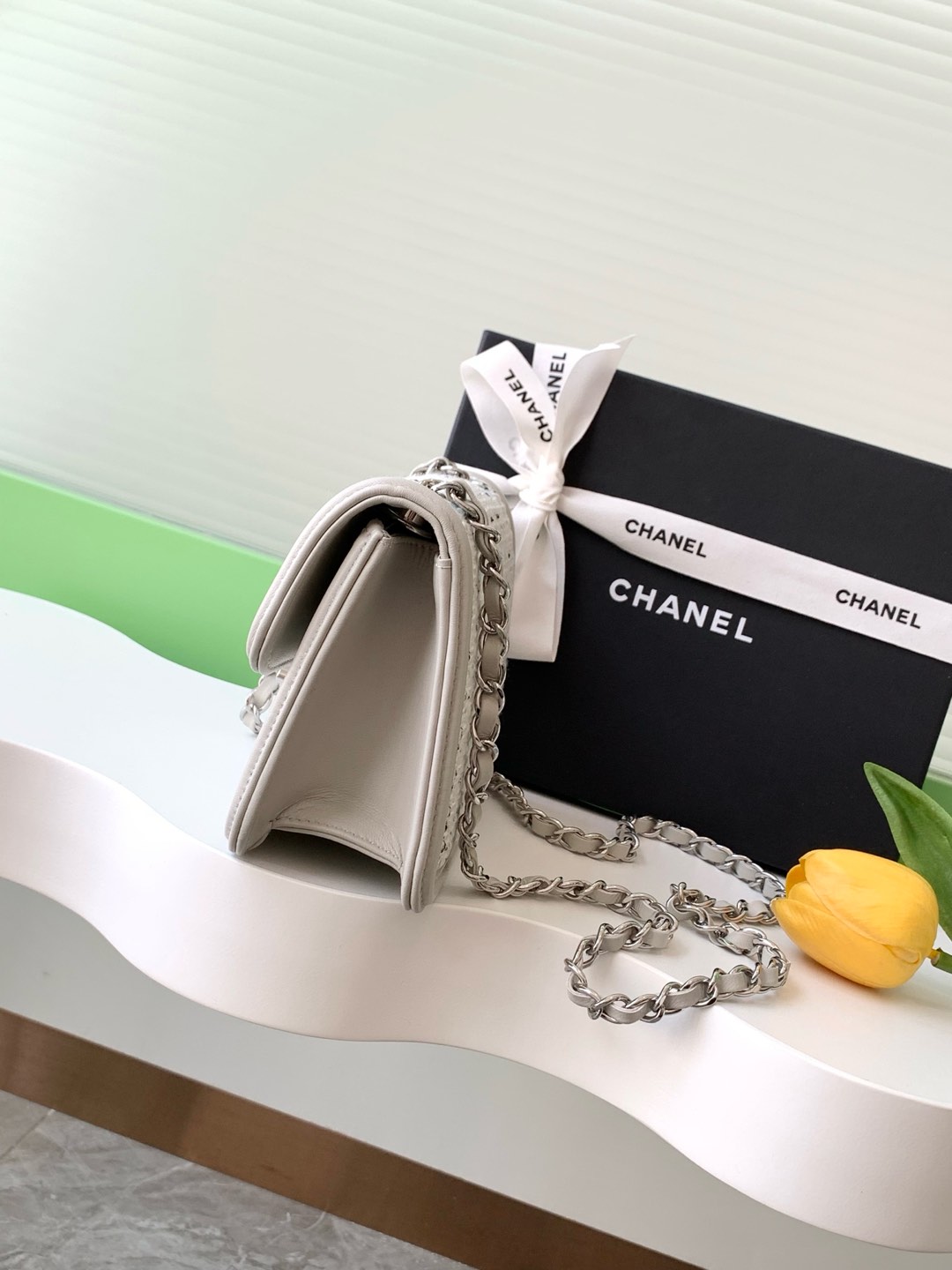 TOP CHANEL Flab Bag 22 cm - Gray