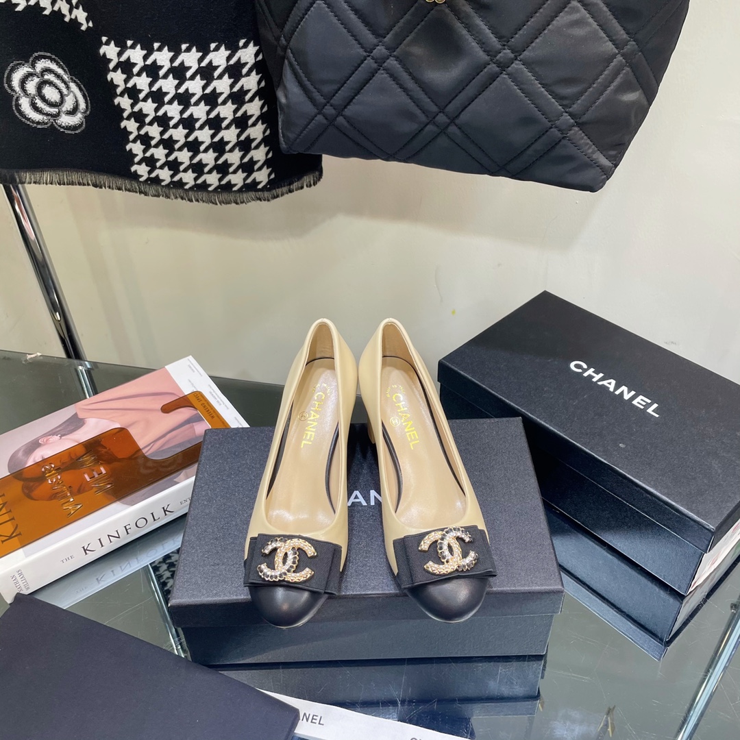 TOP CHANEL Leather High heel - 3 Color