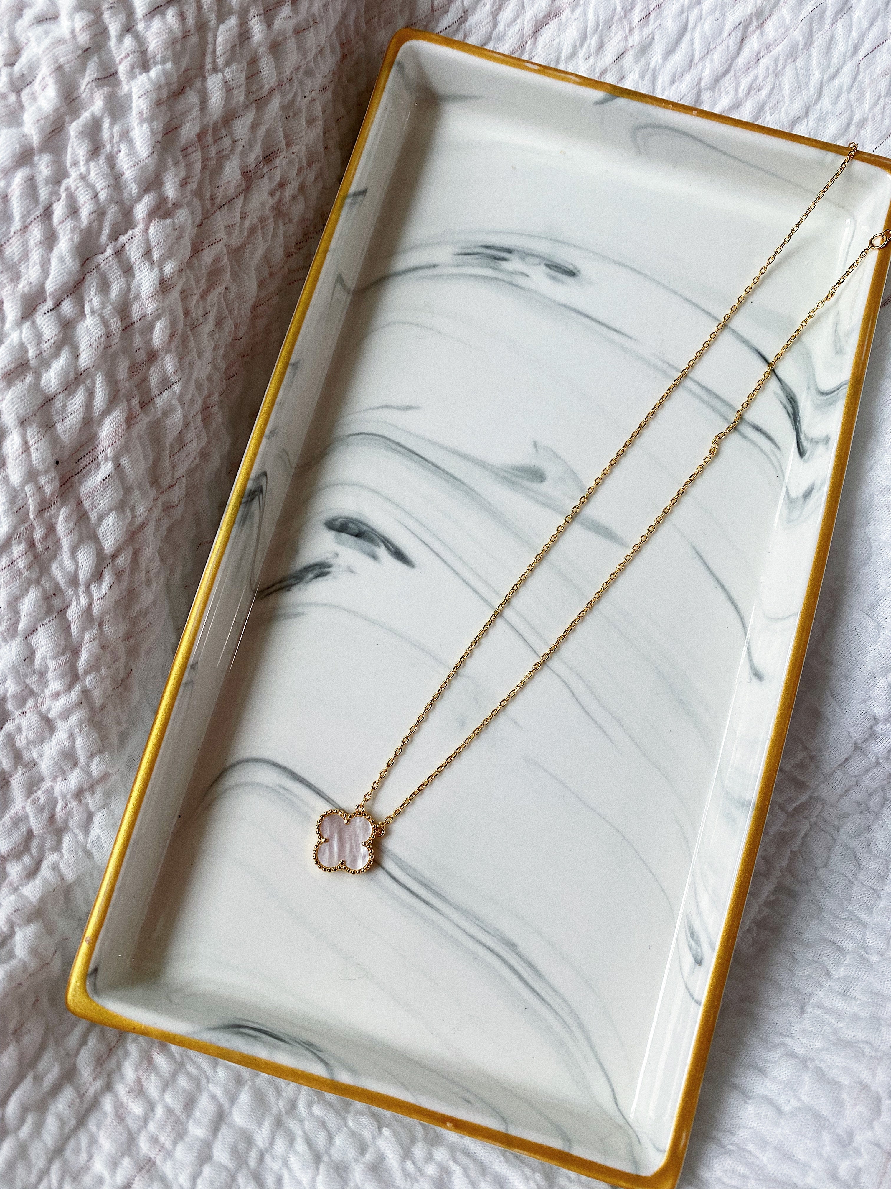 TOP Van Cleef & Arpels VCA Mother Of Pearl 1 Motif - White