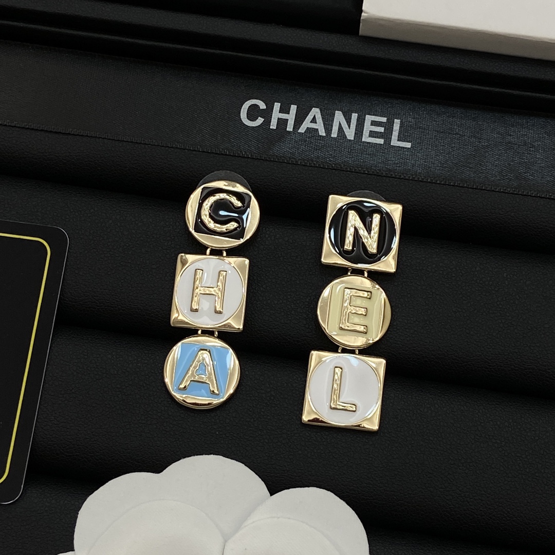 TOP CHANEL Earrings -  Gold