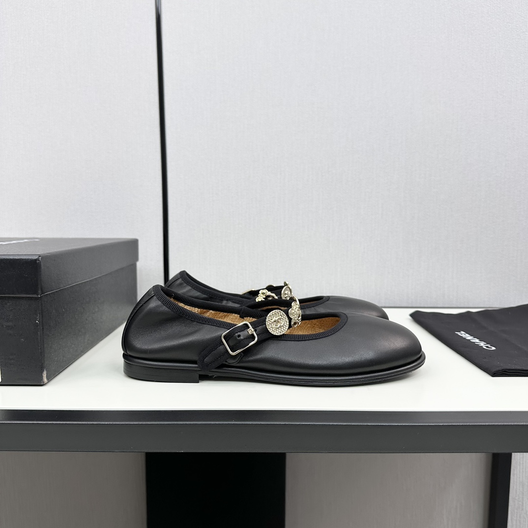 TOP CHANEL Leather Flats - 4 Color