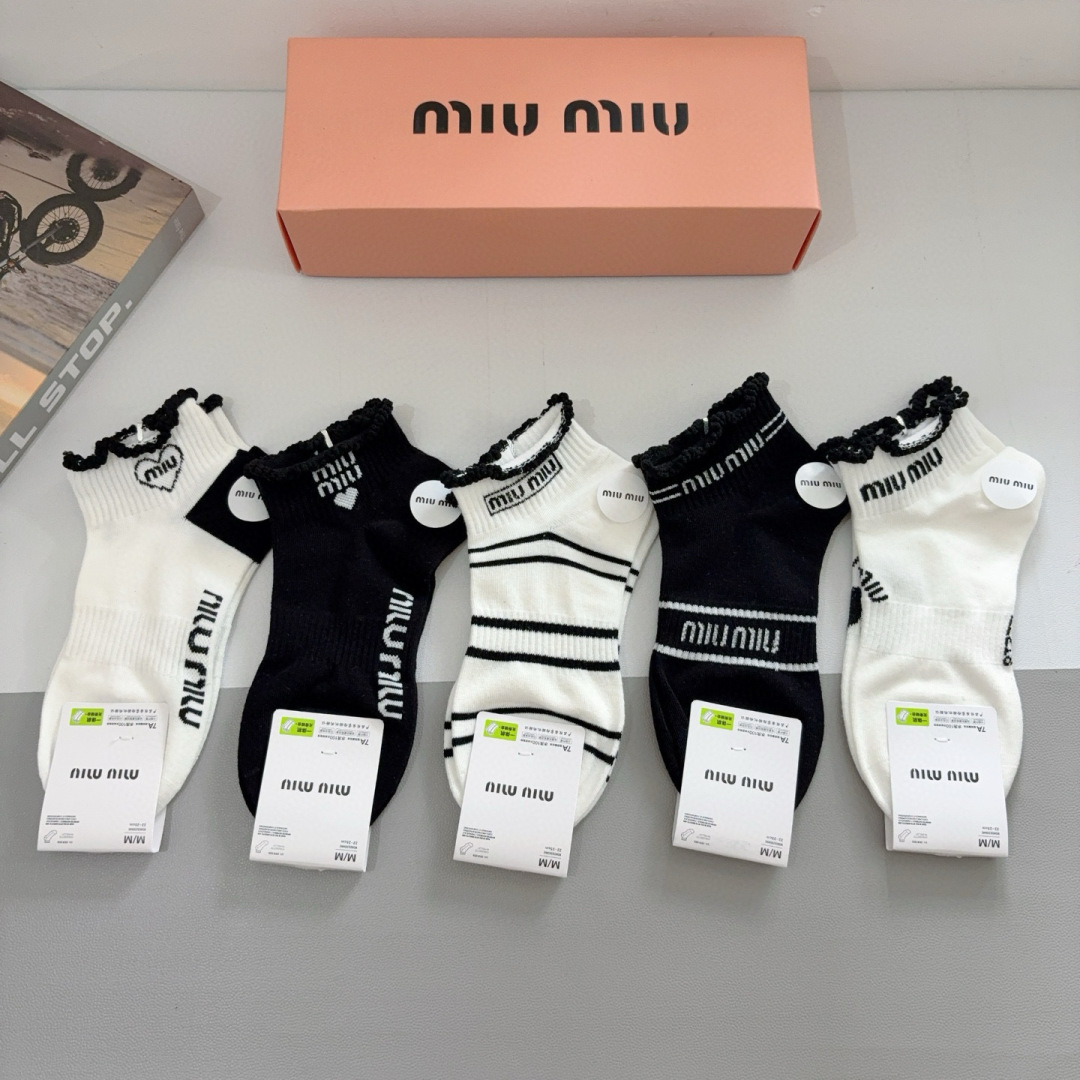 TOP Miu Miu Socks - 5 Pieces as a Set